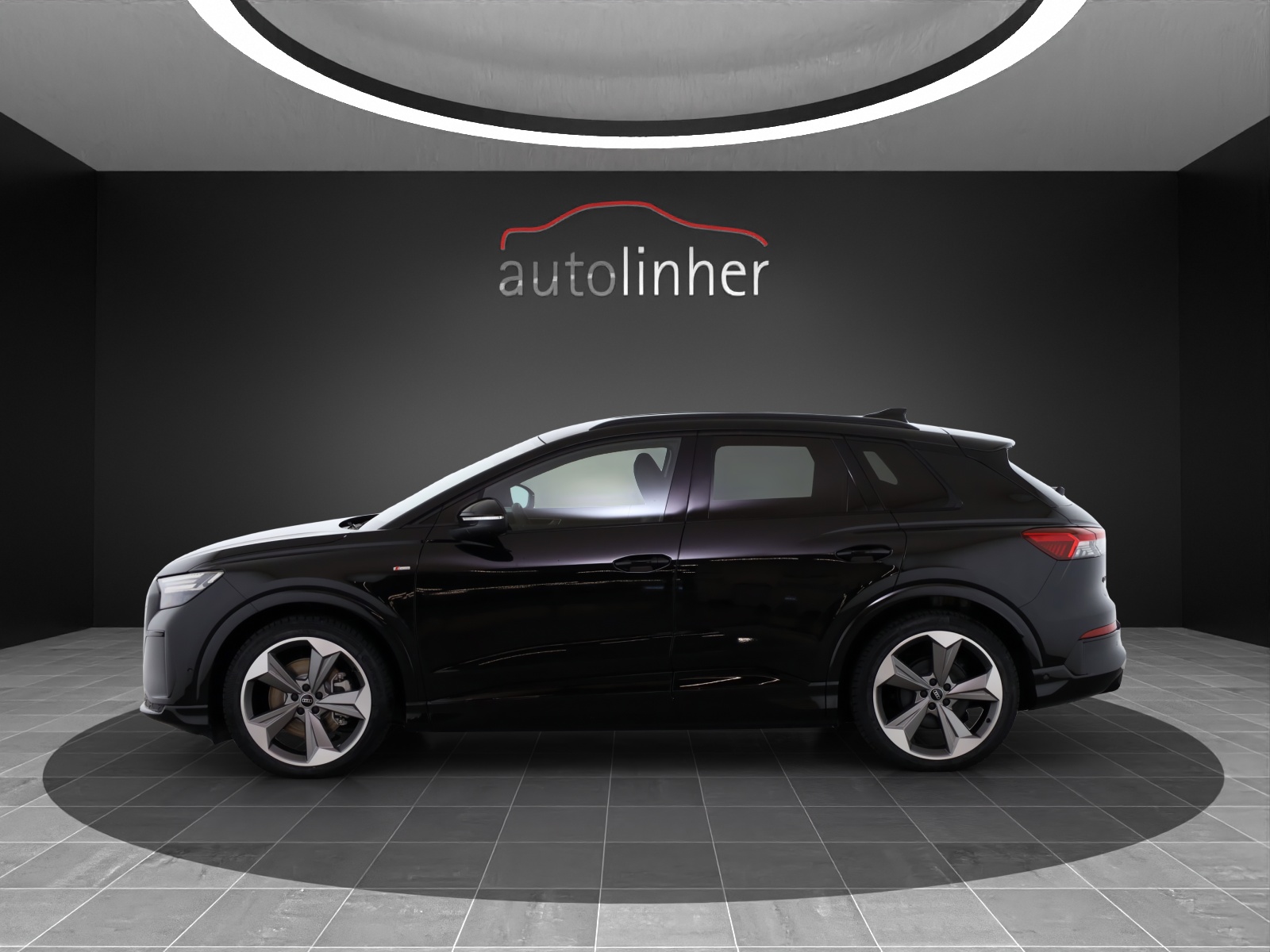 AUDI Q4 e-tron SUV quattro-showroom-element-1