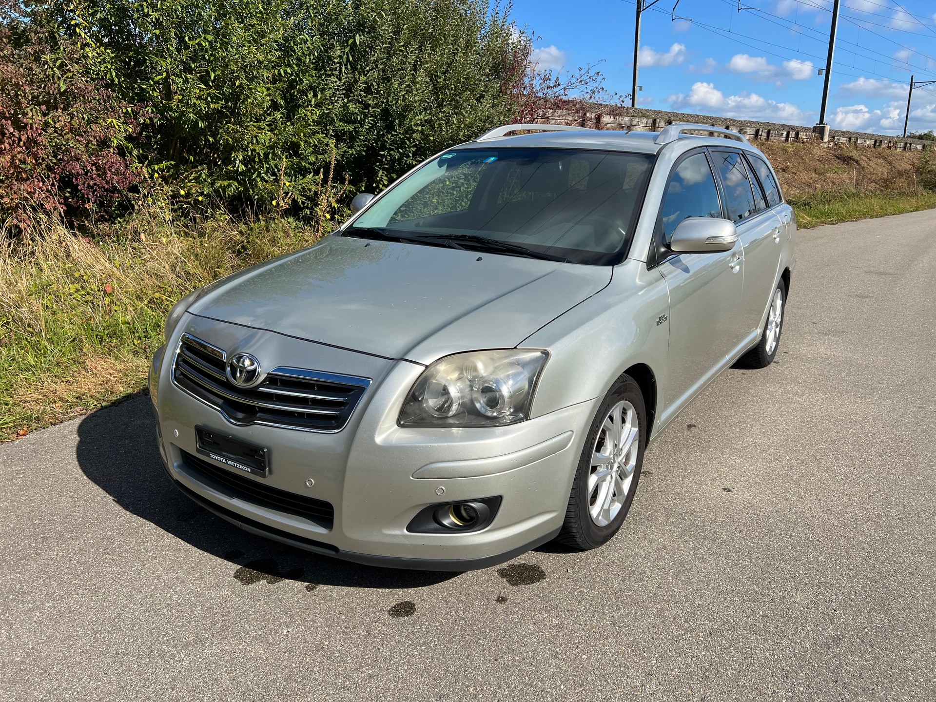 TOYOTA Avensis 2.2D-4 D CleanP. Linea Sol Prem.-image-1