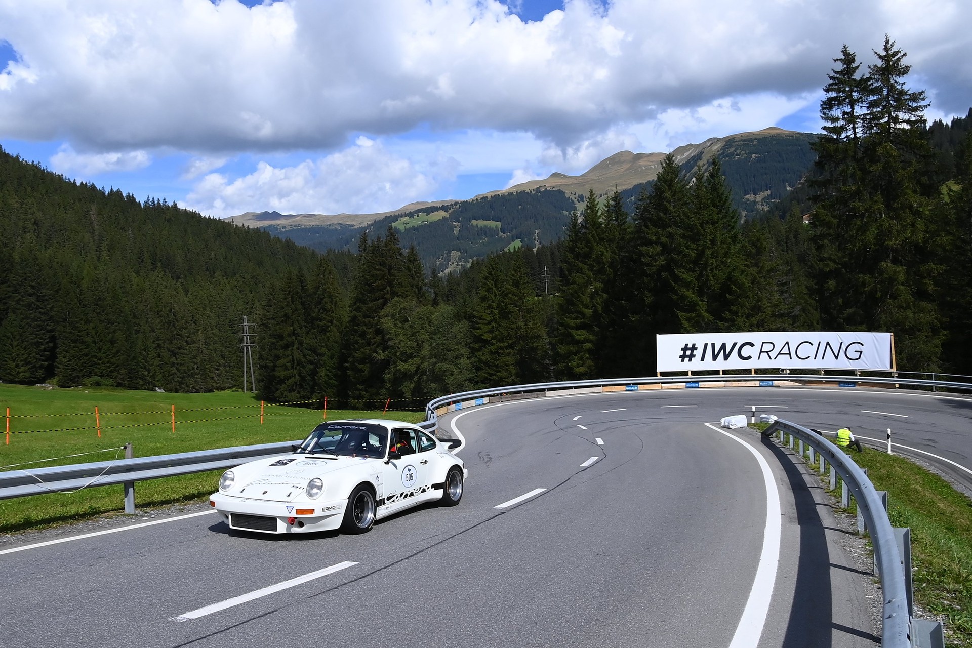 PORSCHE 911 RS-image-9