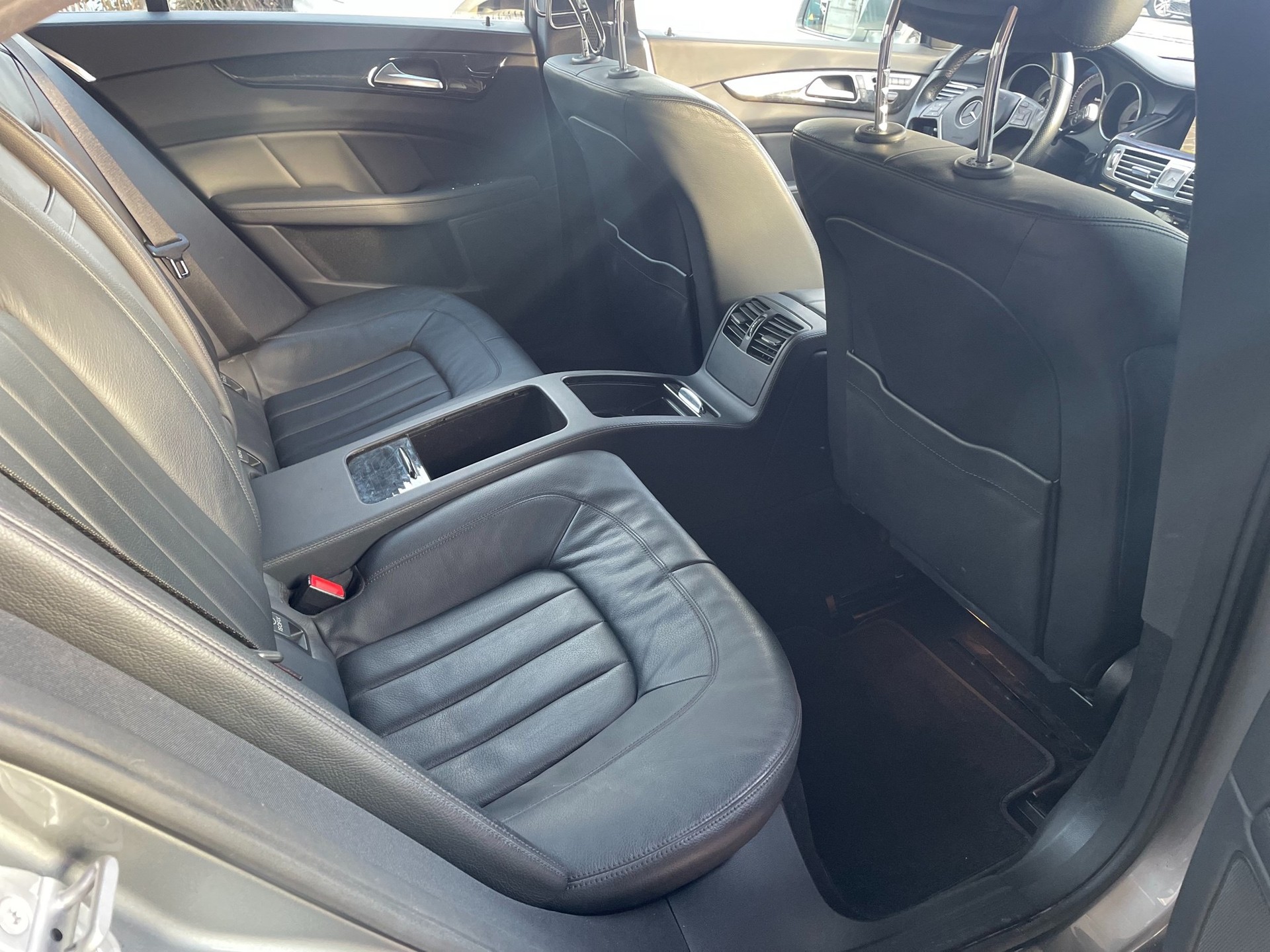 MERCEDES-BENZ CLS 350 CDI 4Matic 7G-Tronic-image-9