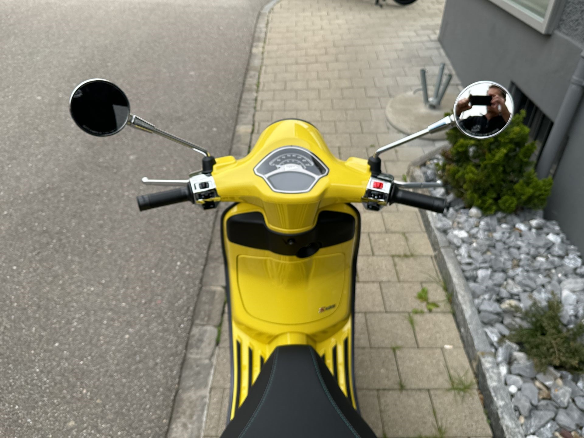 PIAGGIO Vespa Primavera 125 Sport ABS E5+-image-4