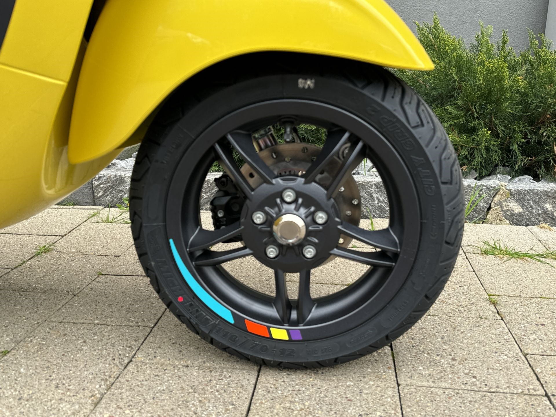 PIAGGIO Vespa Primavera 125 Sport ABS E5+-image-11