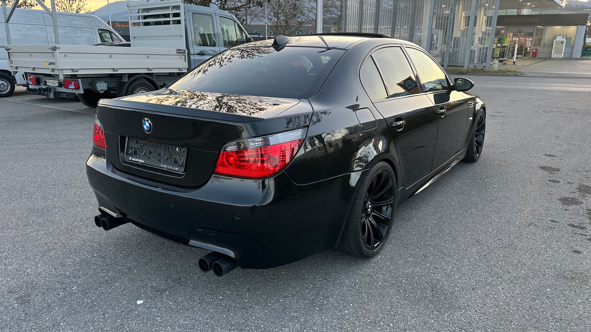 BMW M5-image-6