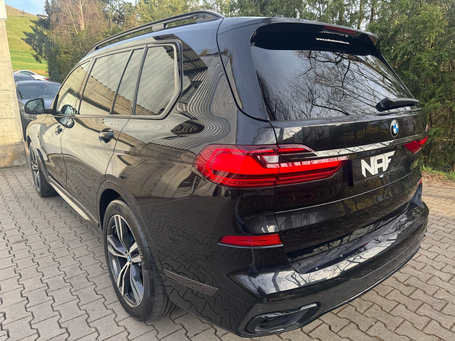 BMW X7 xDrive M50d Steptronic / 7-Plätzer-showroom-element-2