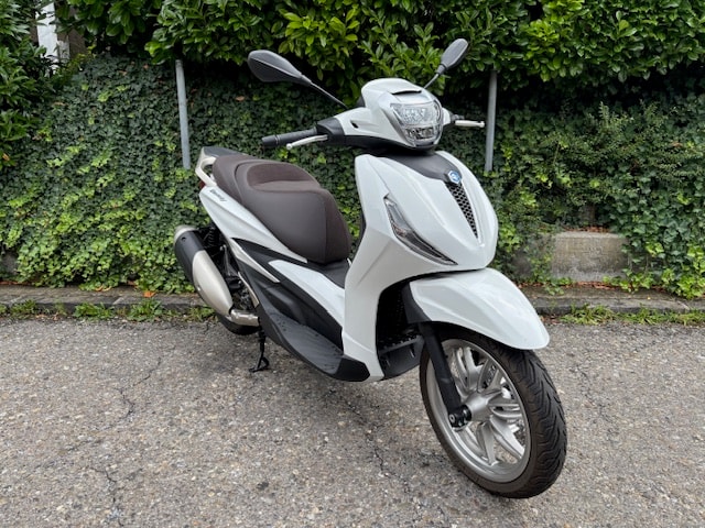 PIAGGIO Beverly 300-image-2