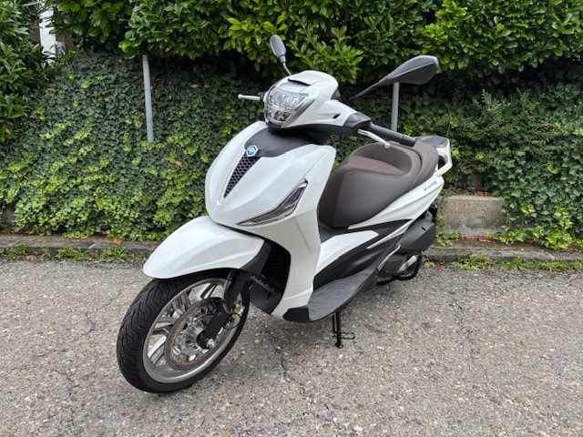 PIAGGIO Beverly 300-image-1