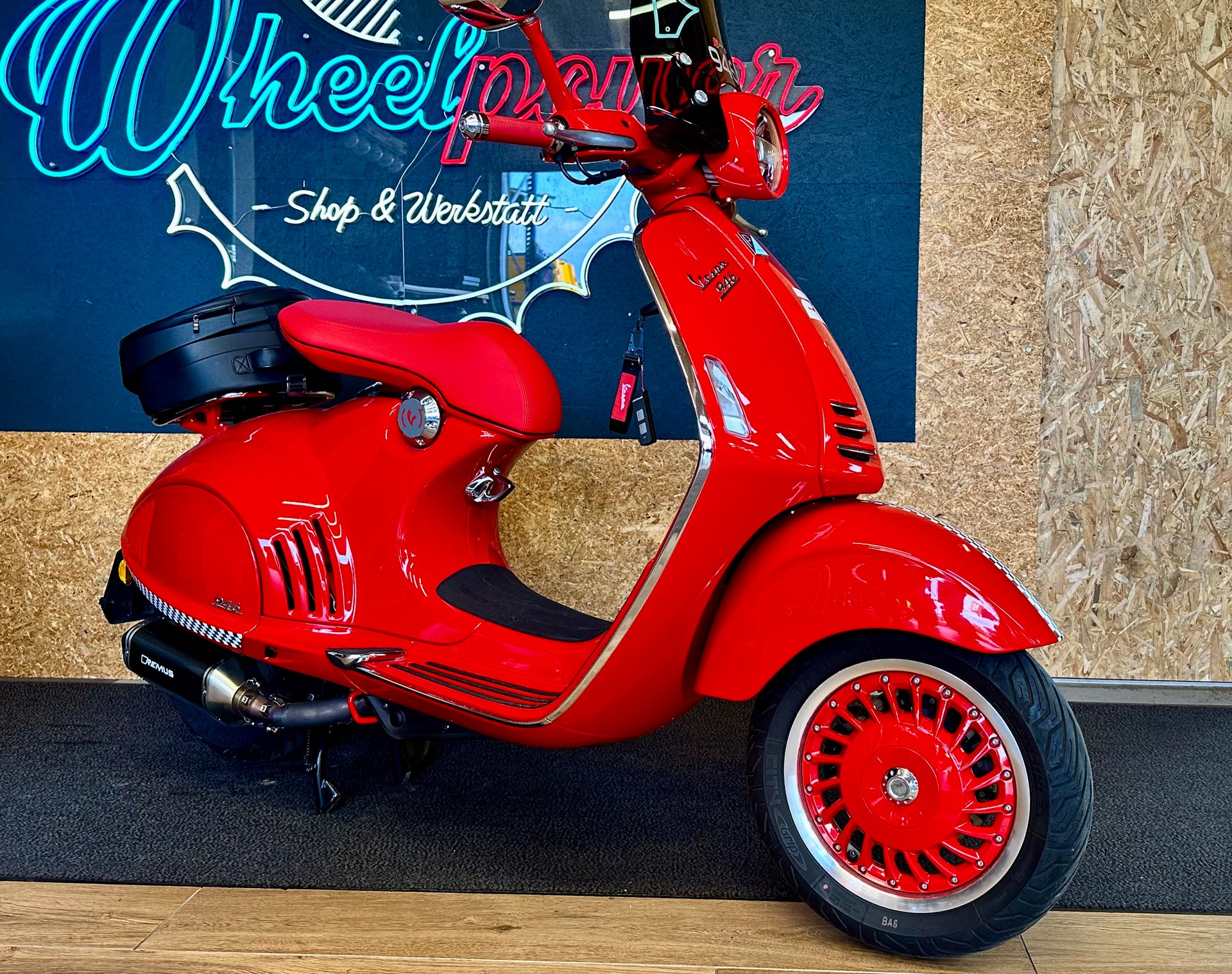 PIAGGIO Vespa 946 125 i.e. ABS Red-image-0