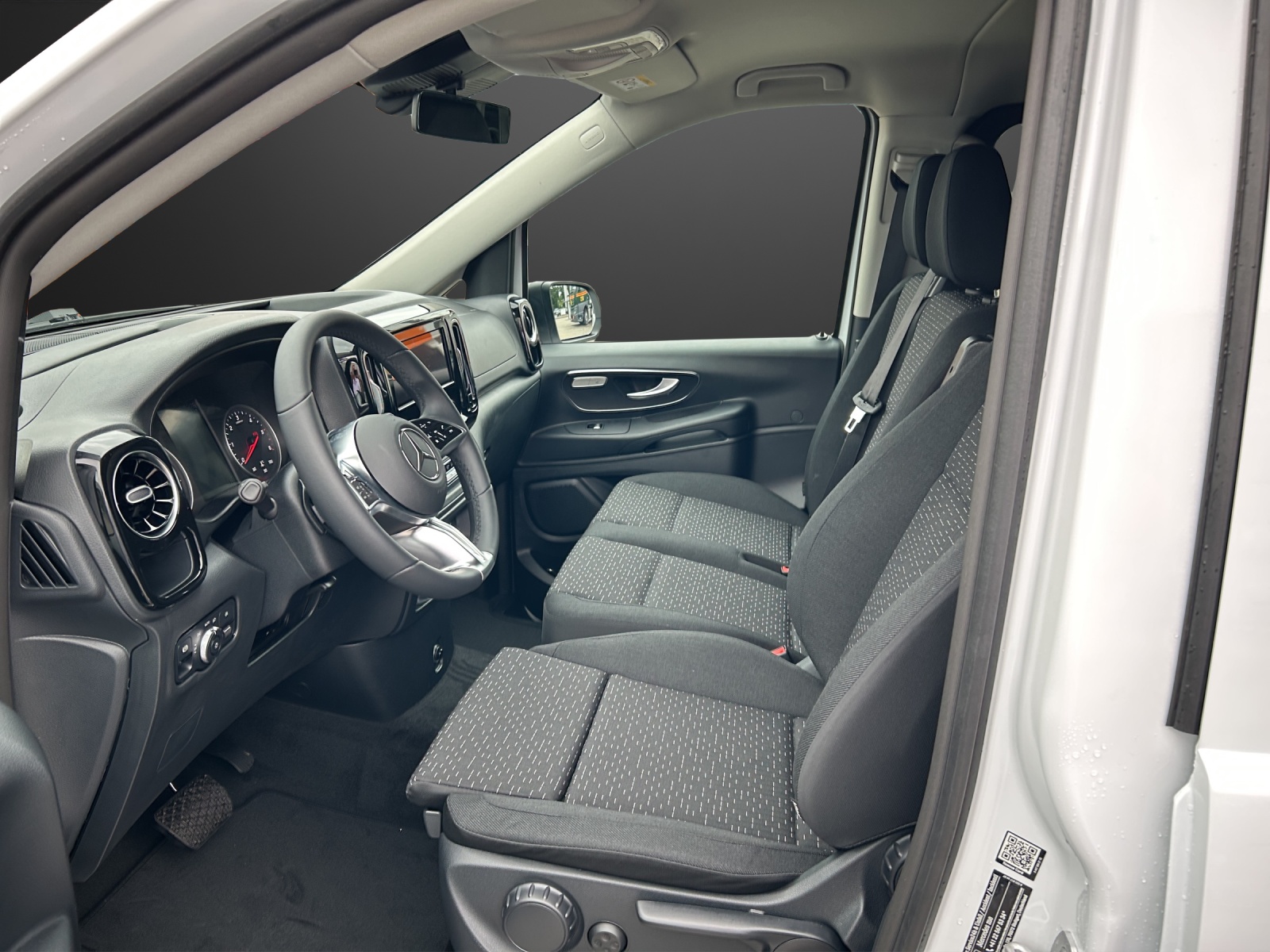 MERCEDES-BENZ Vito 119 CDI Lang Tourer 9G-Tronic 4M Select-image-9
