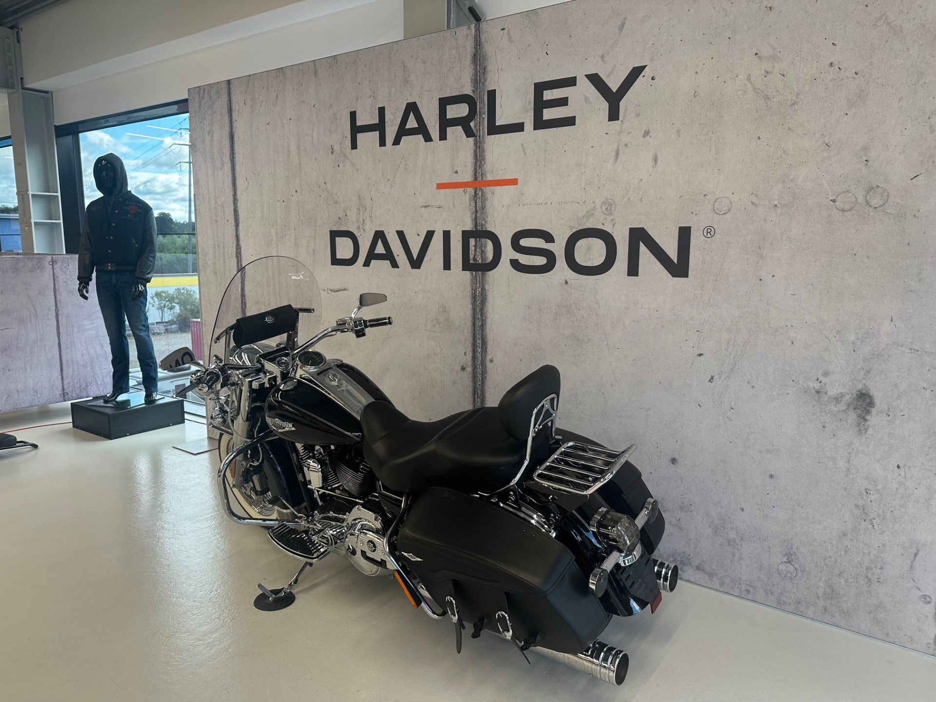 HARLEY-DAVIDSON FLHRC 1690 Road King Classic-image-4