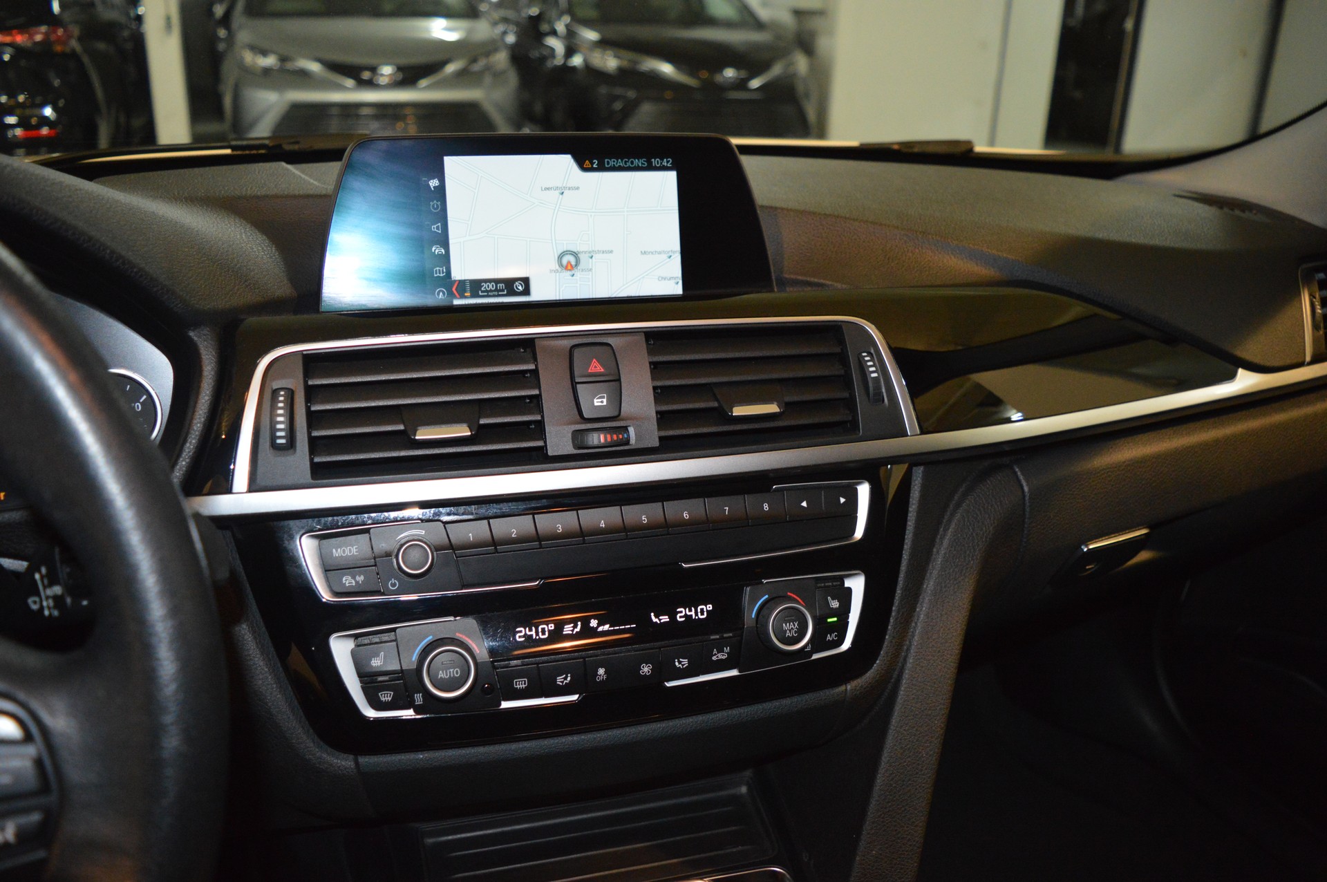 BMW 320i Steptronic-image-14