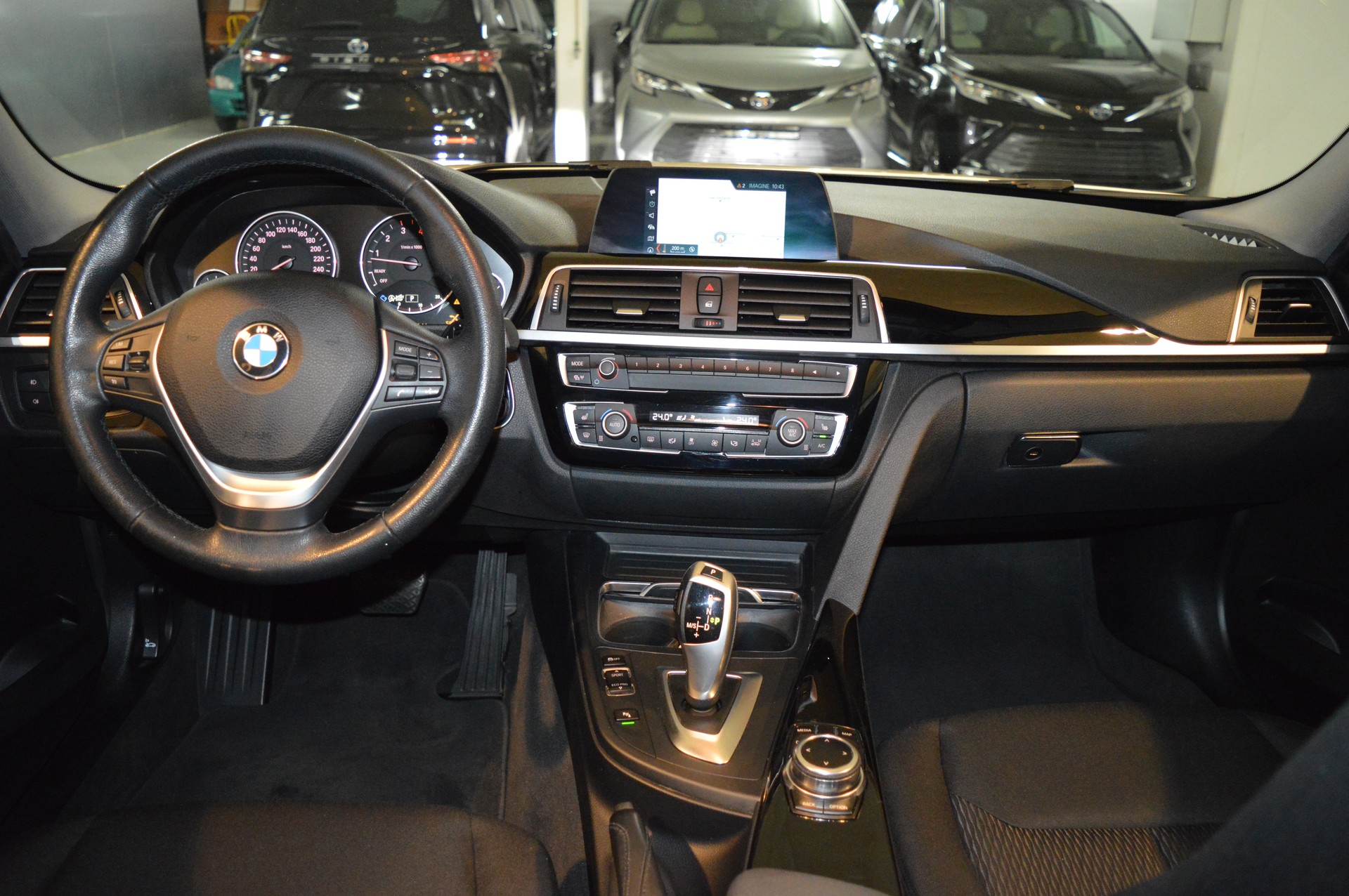 BMW 320i Steptronic-image-12