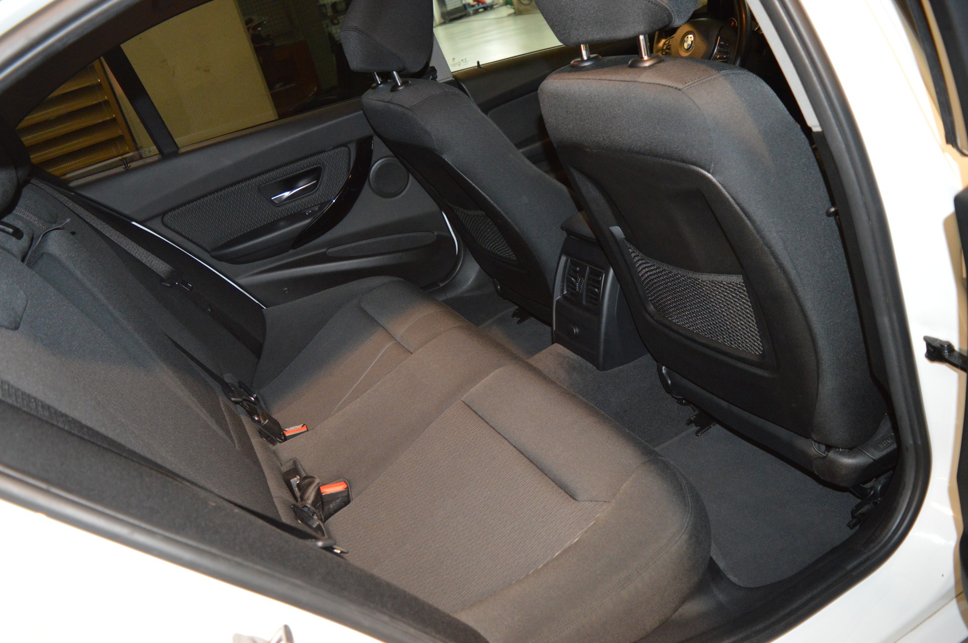 BMW 320i Steptronic-image-17