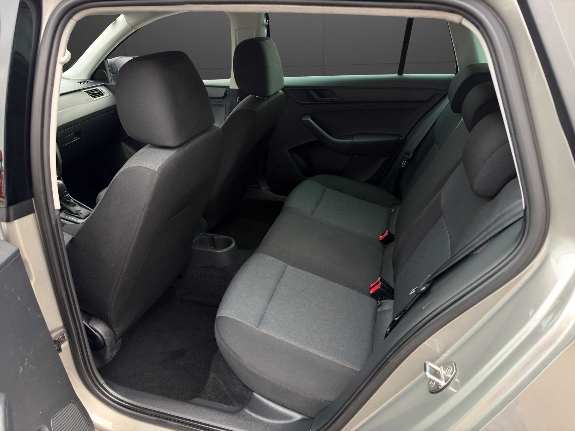 SKODA Rapid Spaceback 1.4 TSI Active DSG-image-21