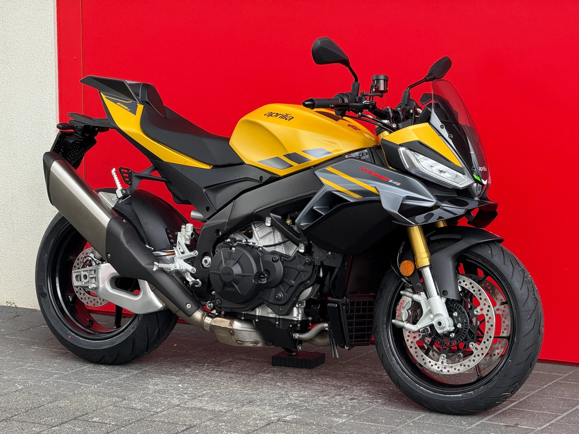 APRILIA Tuono V4 1100-image-2