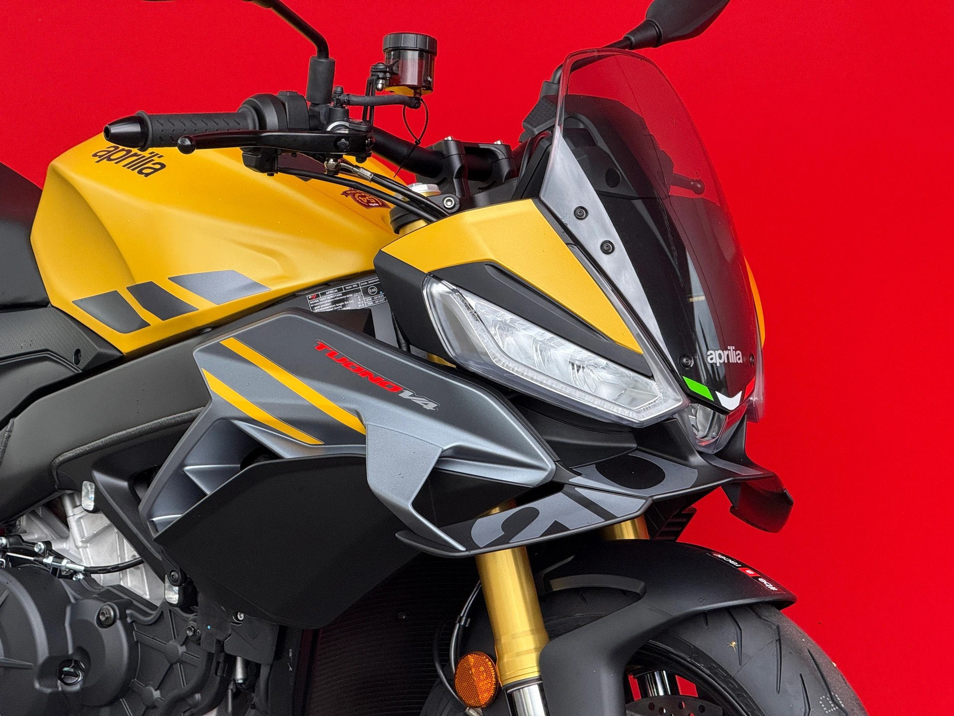 APRILIA Tuono V4 1100-image-1