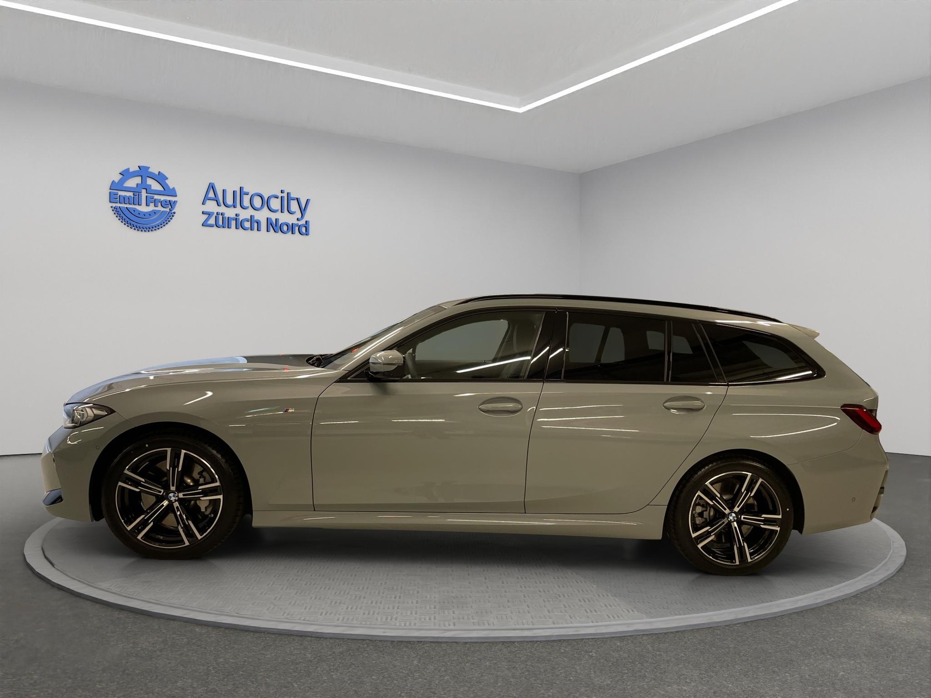 BMW 330d xDrive 48V Touring-image-5