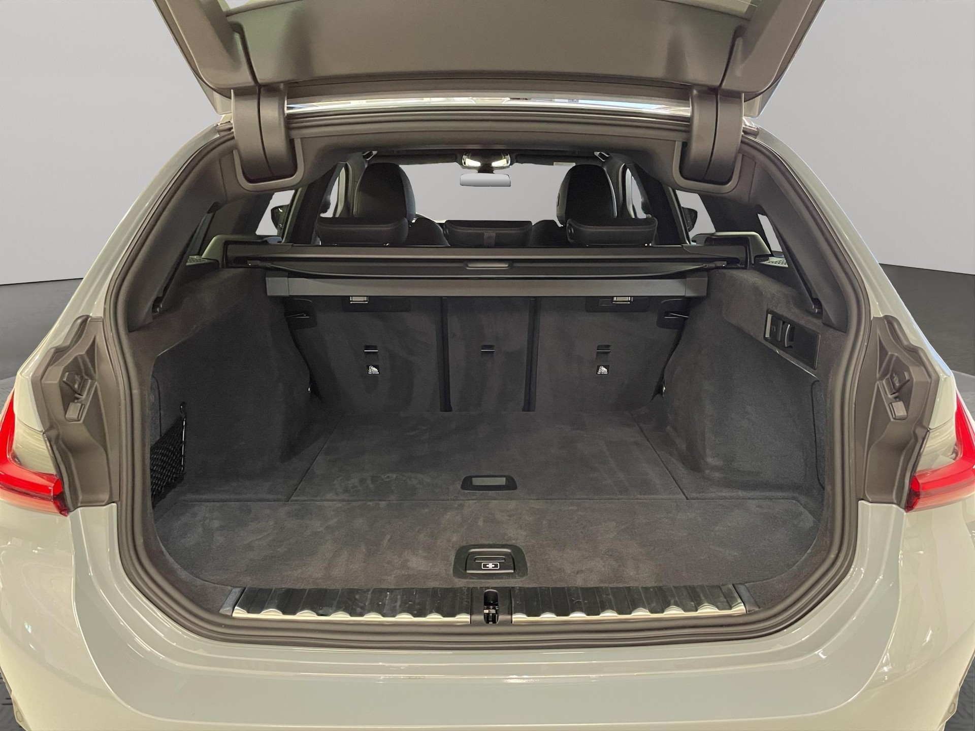 BMW 330d xDrive 48V Touring-image-21