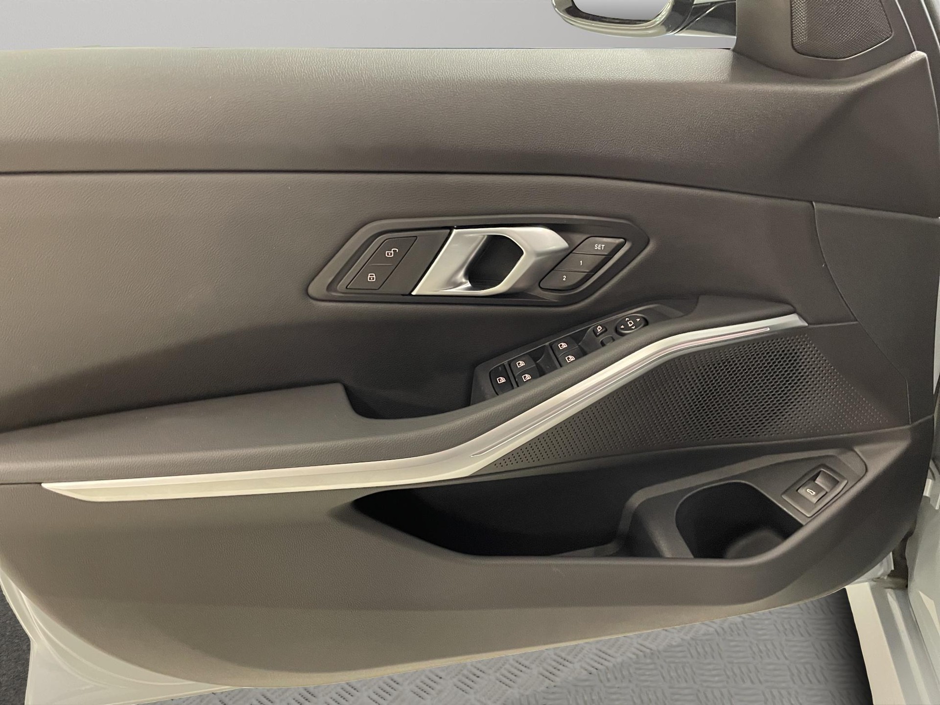 BMW 330d xDrive 48V Touring-image-20