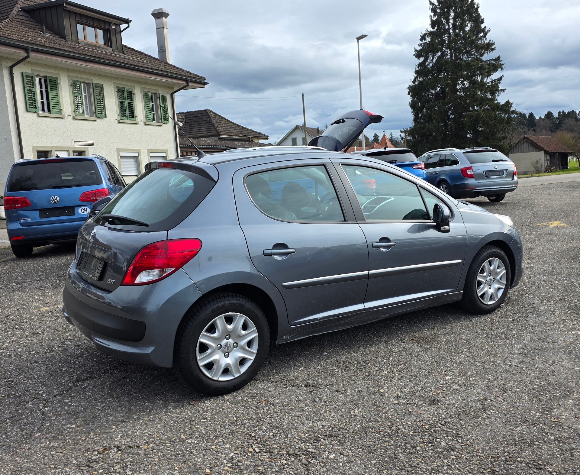 PEUGEOT 207 1.4 16V Active-image-2