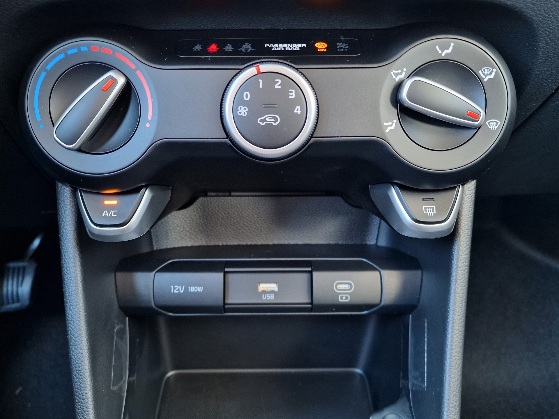 KIA Picanto 1.0 GDi First Edition Automatic-image-11