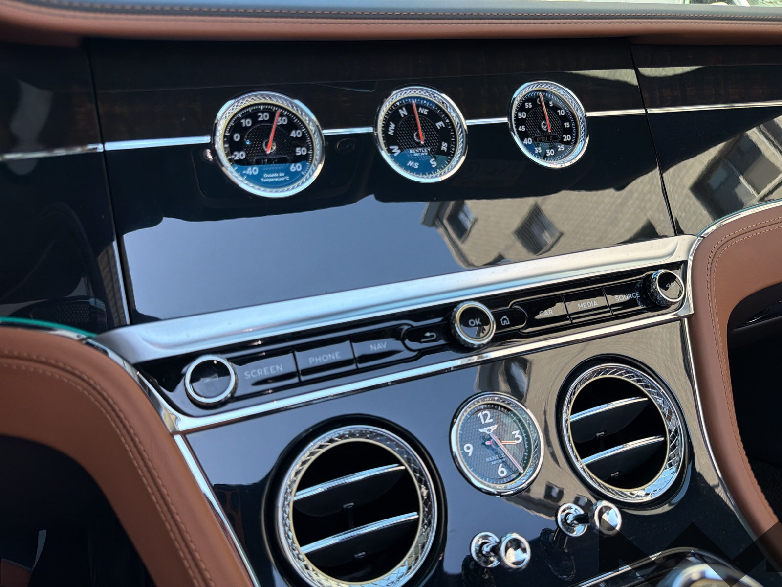BENTLEY Continental GTC 6.0 W12-image-18