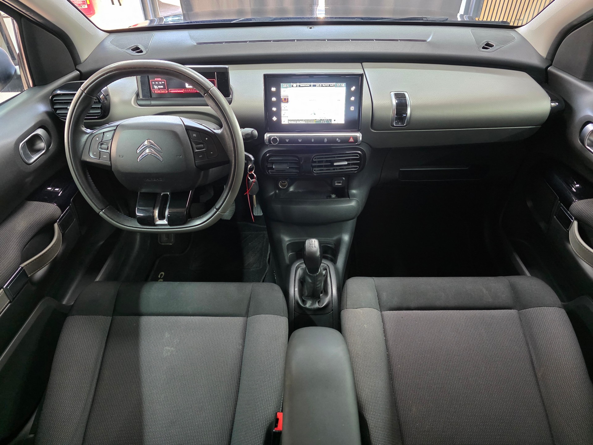 CITROEN C4 Cactus 1.2 e-THP Shine Edition-image-11
