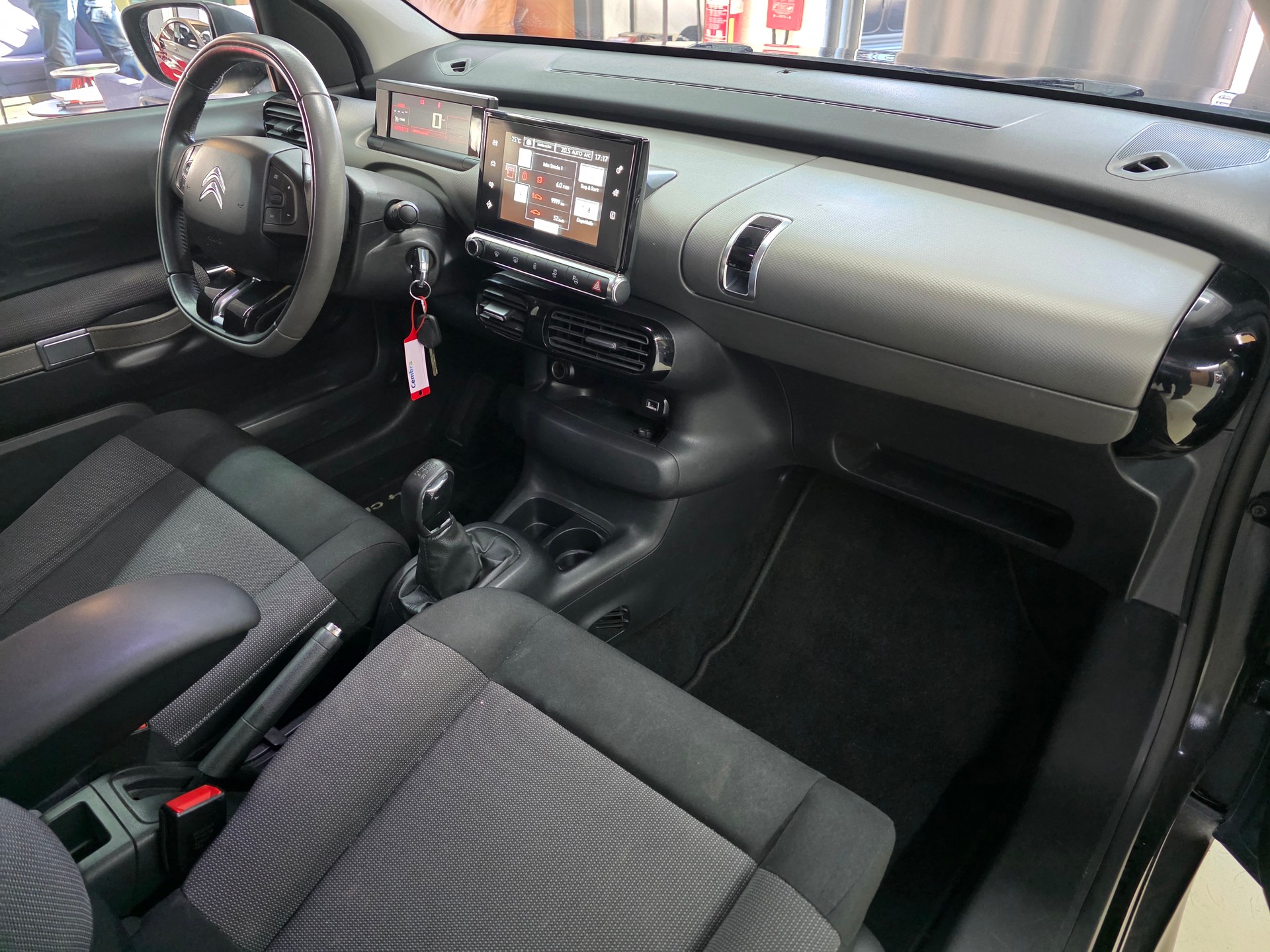 CITROEN C4 Cactus 1.2 e-THP Shine Edition-image-8