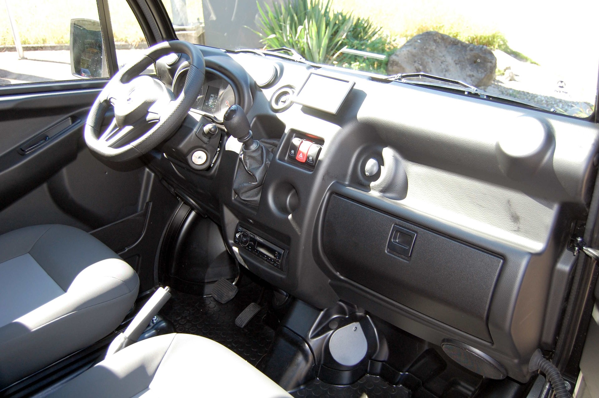 AIXAM E-Truck Van-image-11
