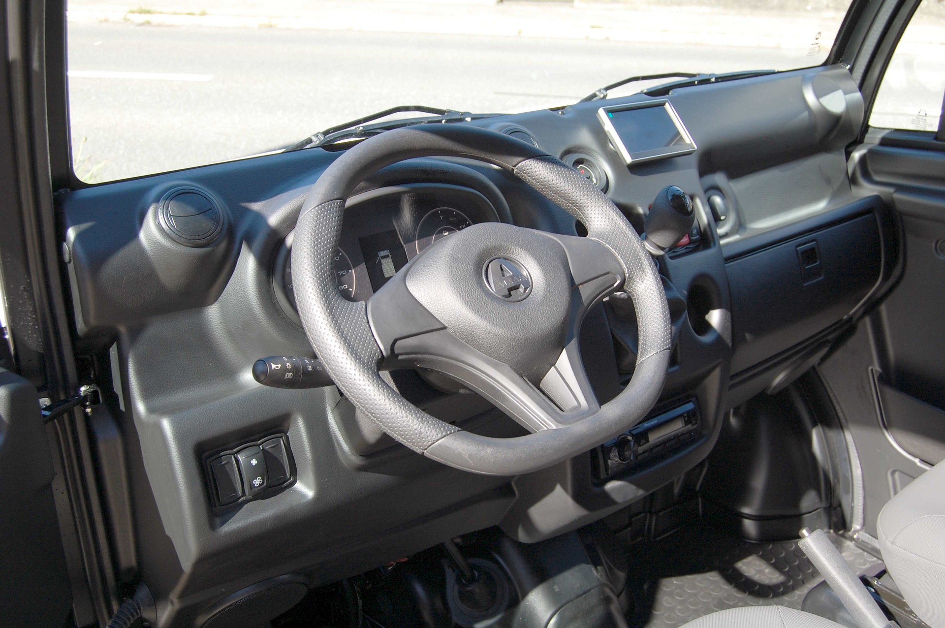 AIXAM E-Truck Van-image-9