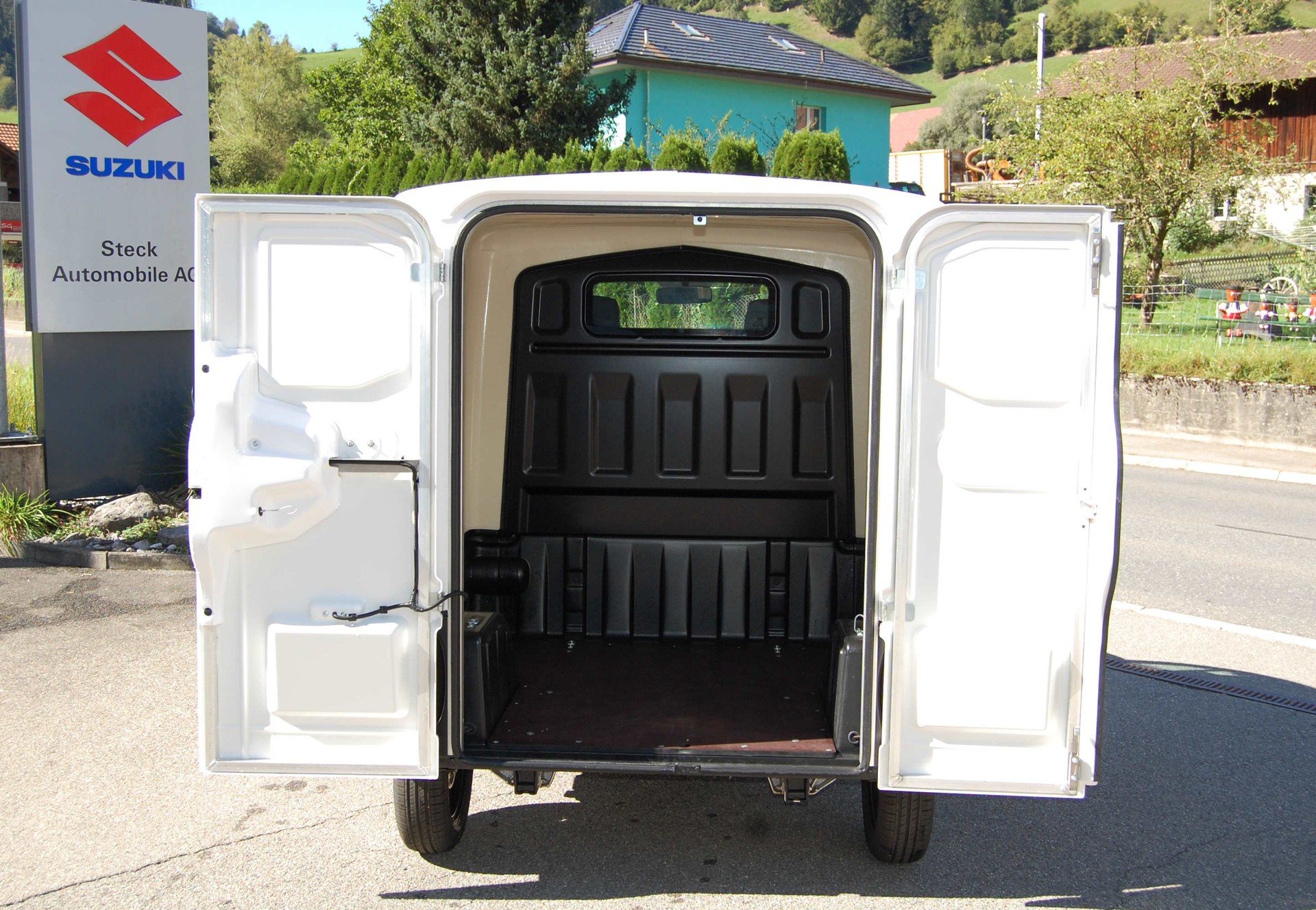 AIXAM E-Truck Van-image-7