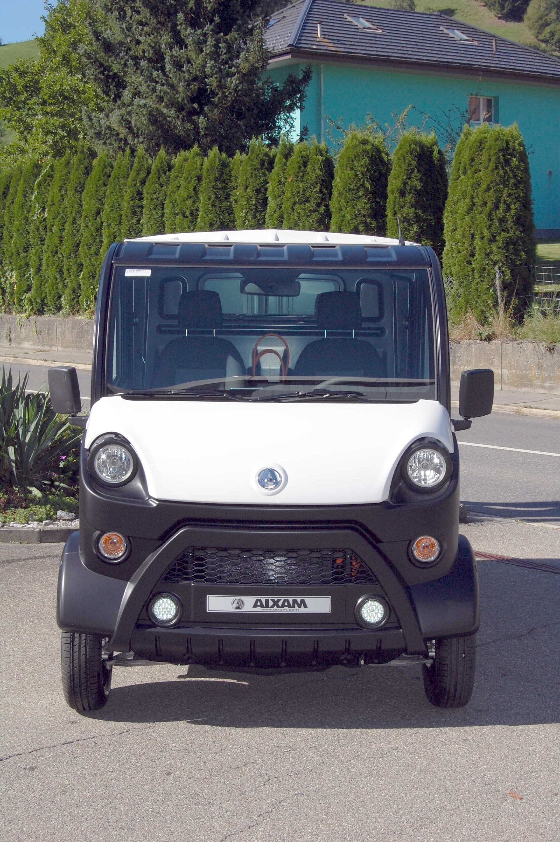 AIXAM E-Truck Van-showroom-element-3