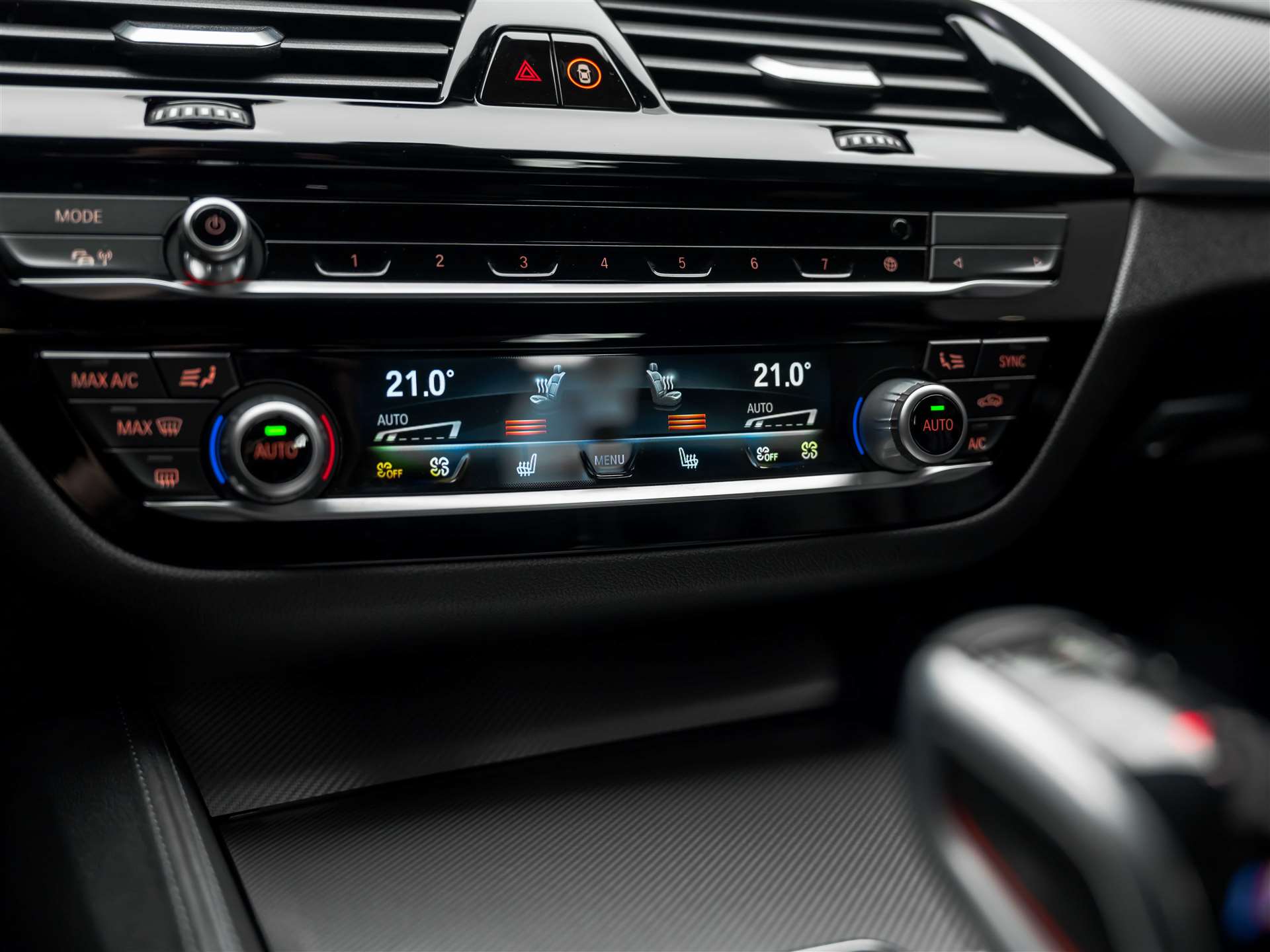 BMW M5 xDrive Competition Drivelogic *Carbon Dach*Head-Up*360°*-image-43