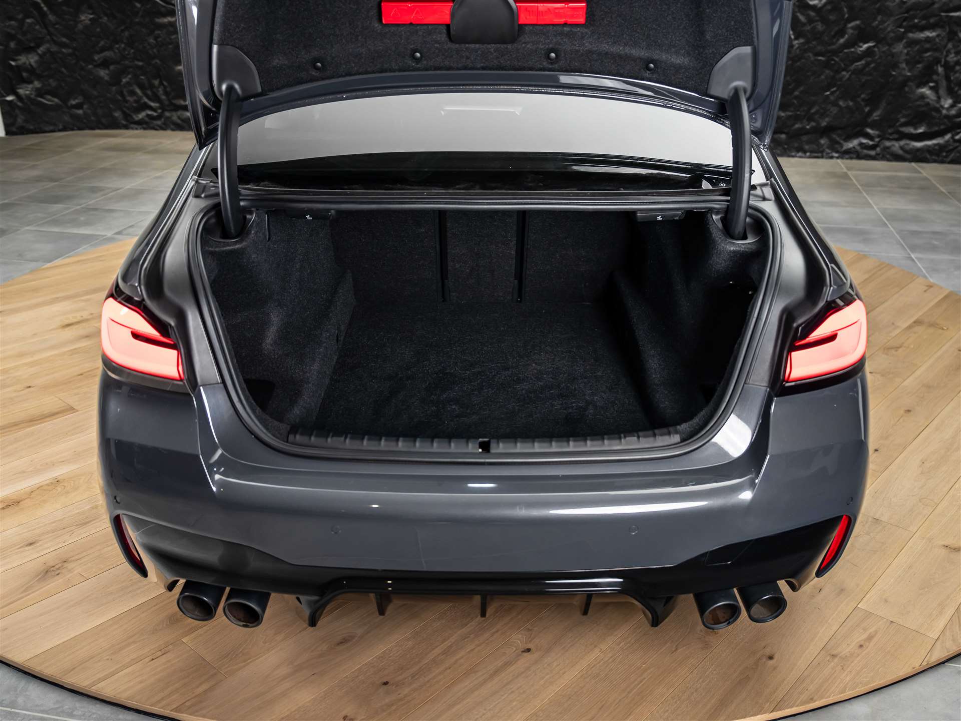 BMW M5 xDrive Competition Drivelogic *Carbon Dach*Head-Up*360°*-image-55