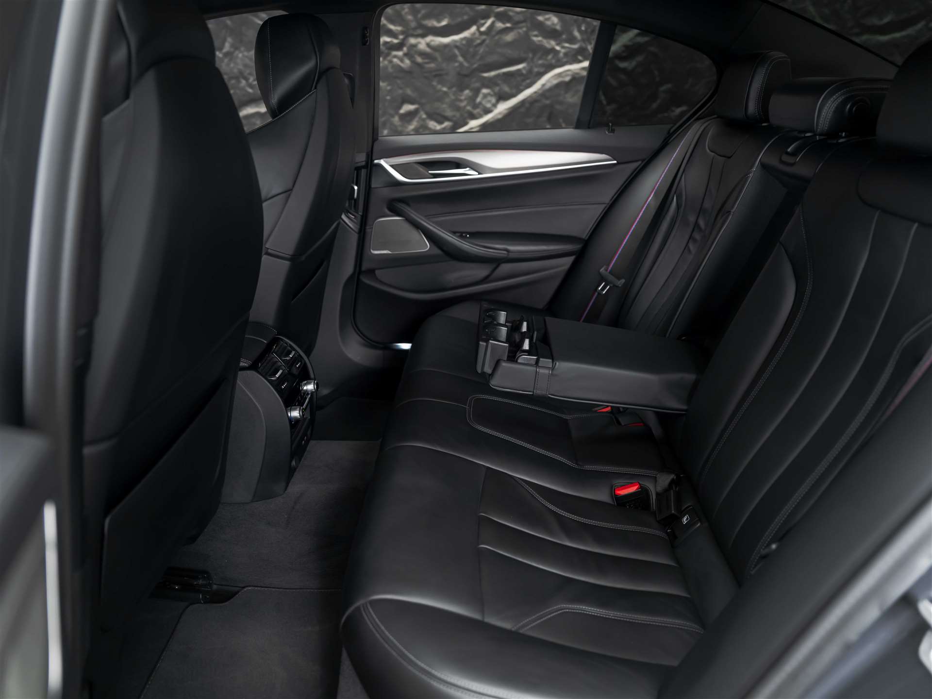 BMW M5 xDrive Competition Drivelogic *Carbon Dach*Head-Up*360°*-image-13