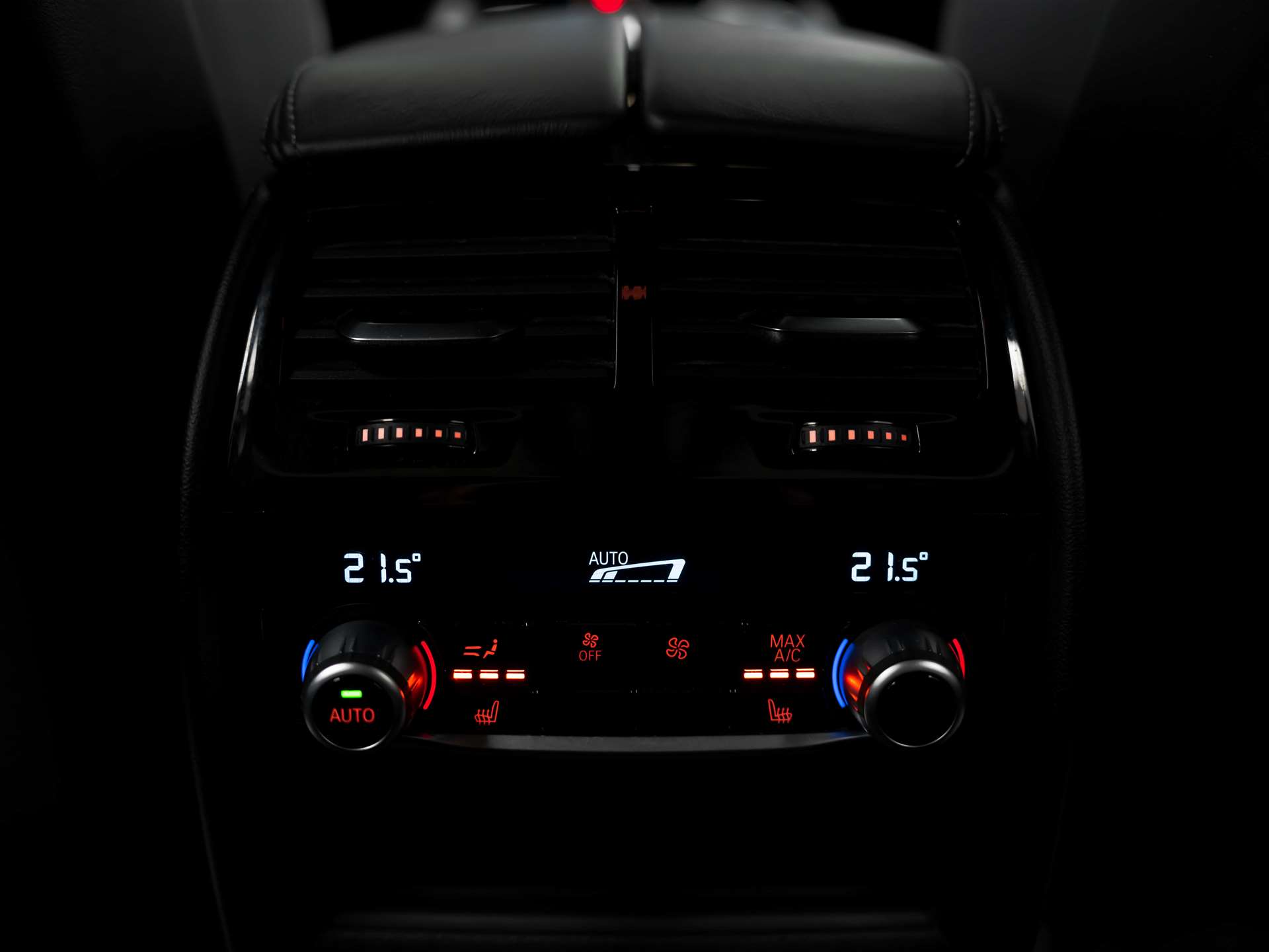 BMW M5 xDrive Competition Drivelogic *Carbon Dach*Head-Up*360°*-image-37