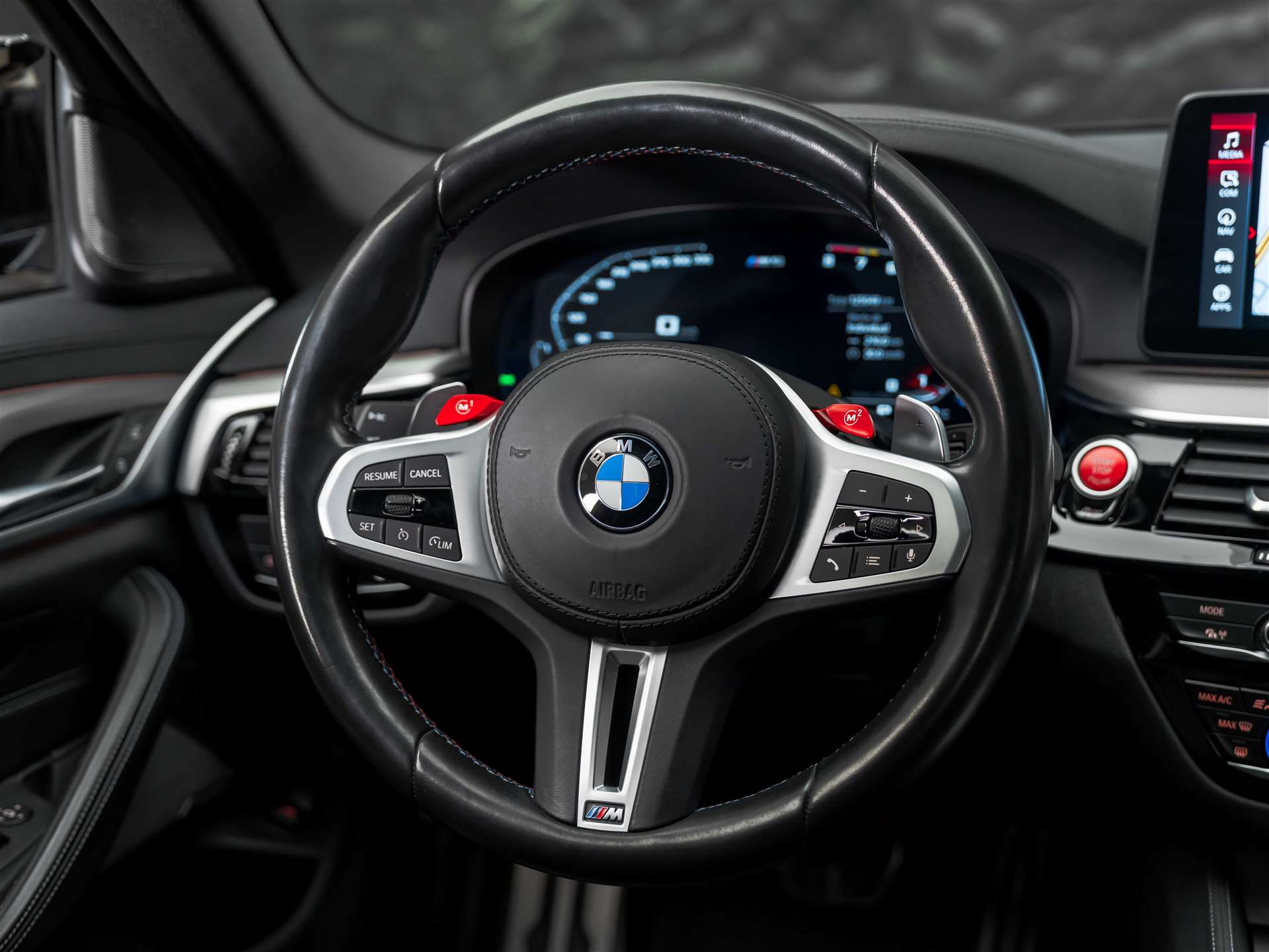 BMW M5 xDrive Competition Drivelogic *Carbon Dach*Head-Up*360°*-image-32