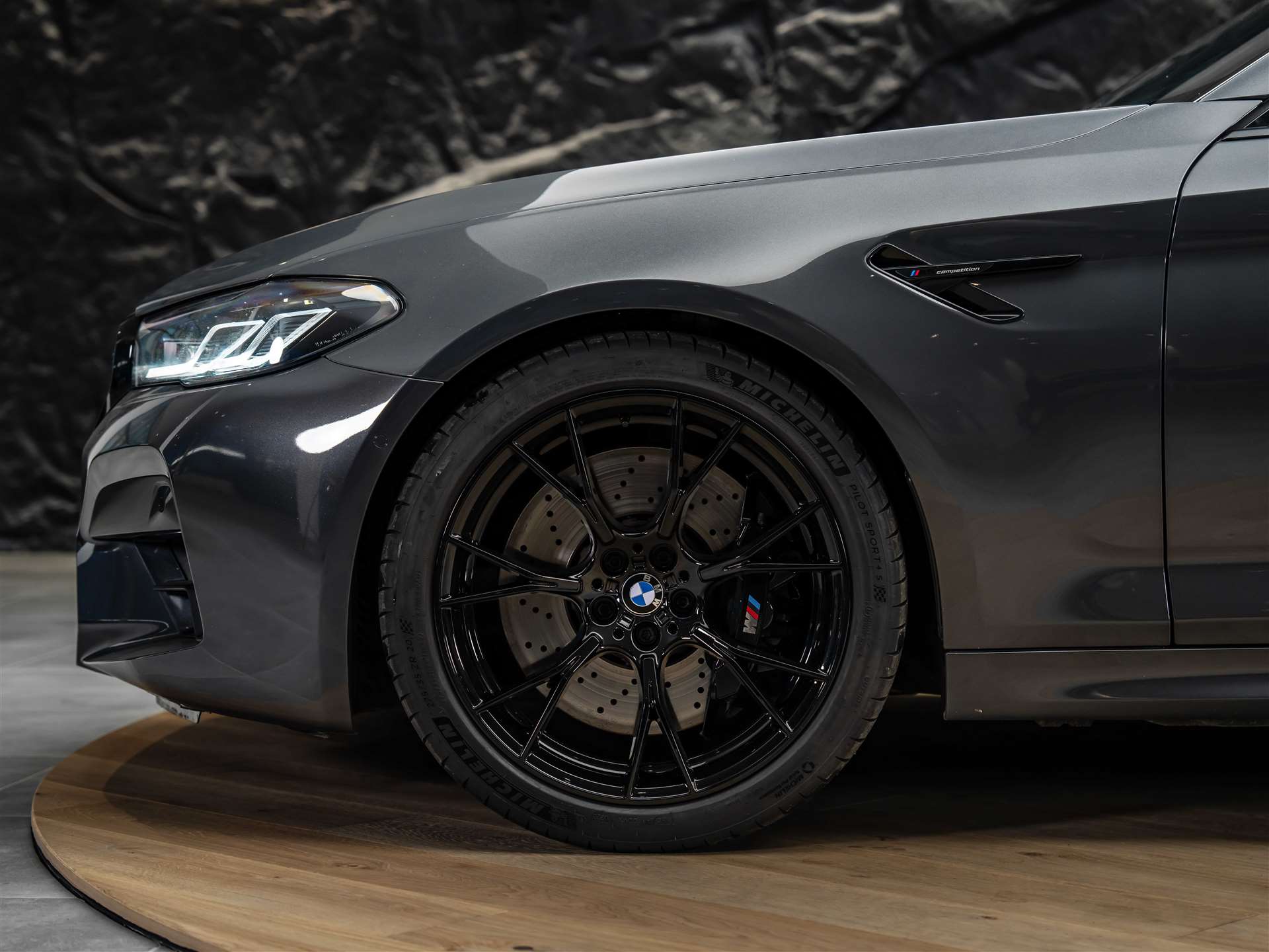 BMW M5 xDrive Competition Drivelogic *Carbon Dach*Head-Up*360°*-image-19