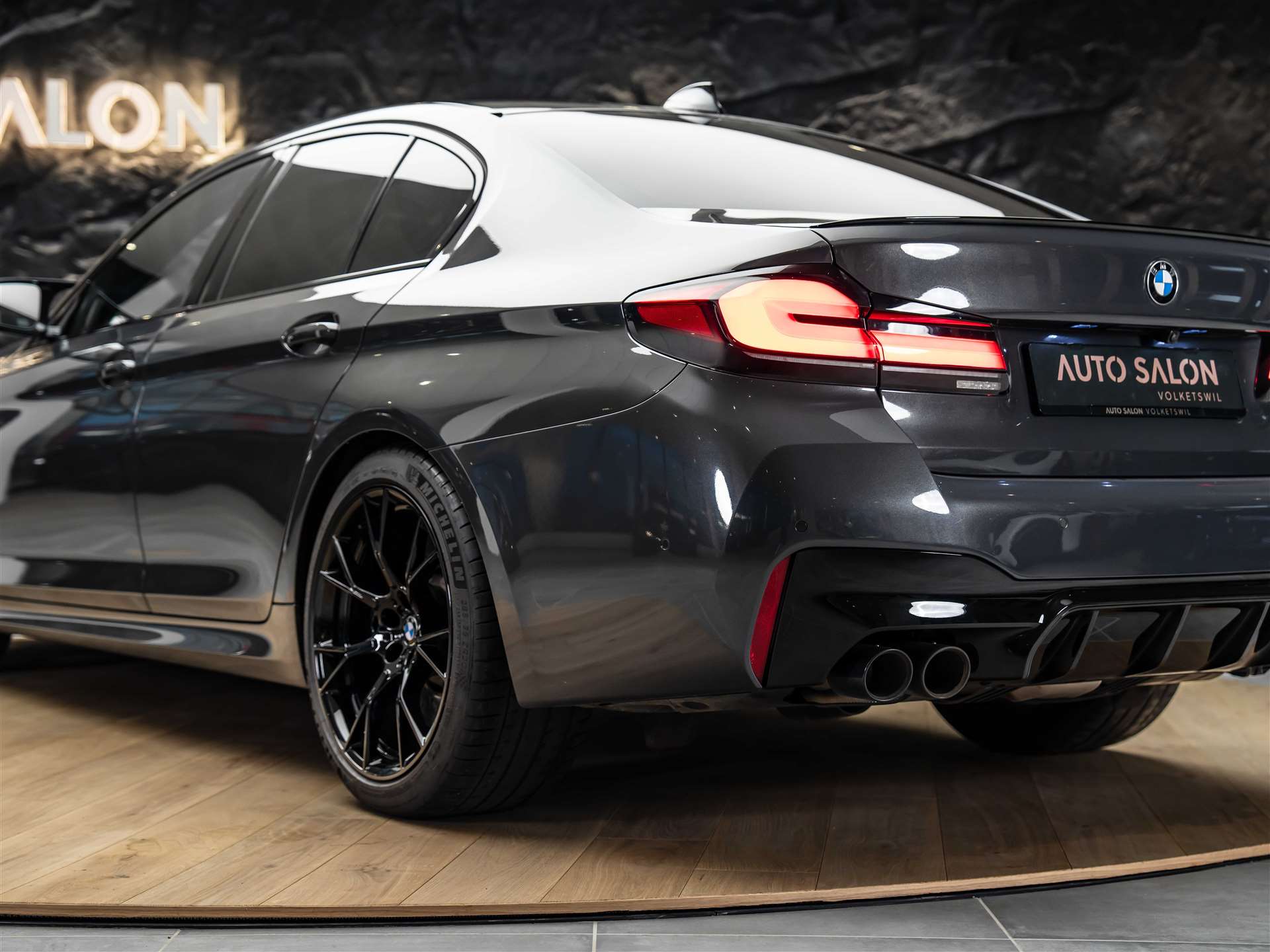 BMW M5 xDrive Competition Drivelogic *Carbon Dach*Head-Up*360°*-image-21