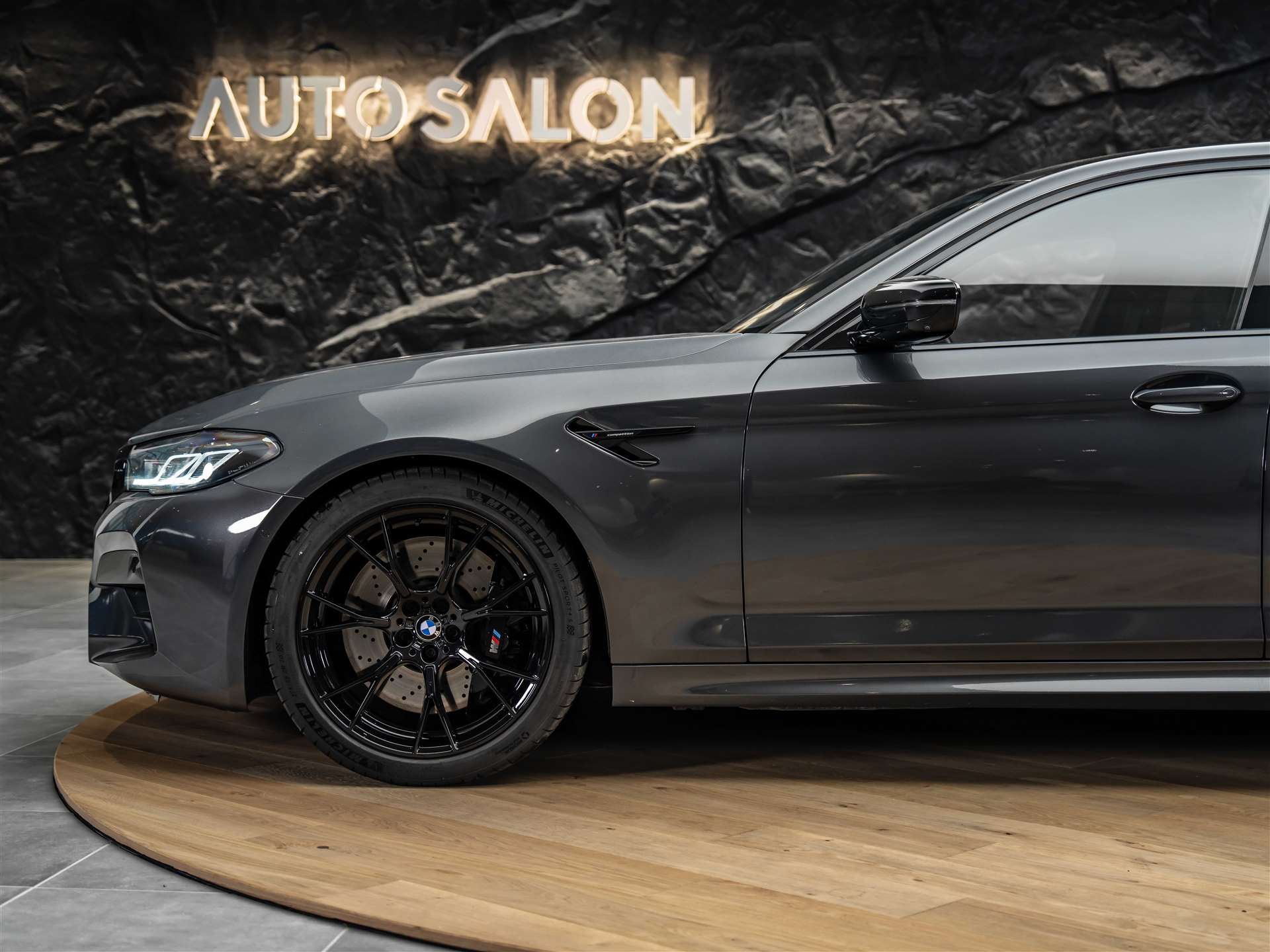 BMW M5 xDrive Competition Drivelogic *Carbon Dach*Head-Up*360°*-image-18