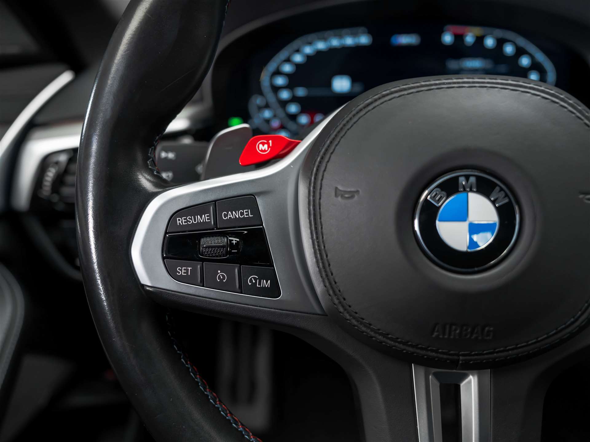 BMW M5 xDrive Competition Drivelogic *Carbon Dach*Head-Up*360°*-image-38