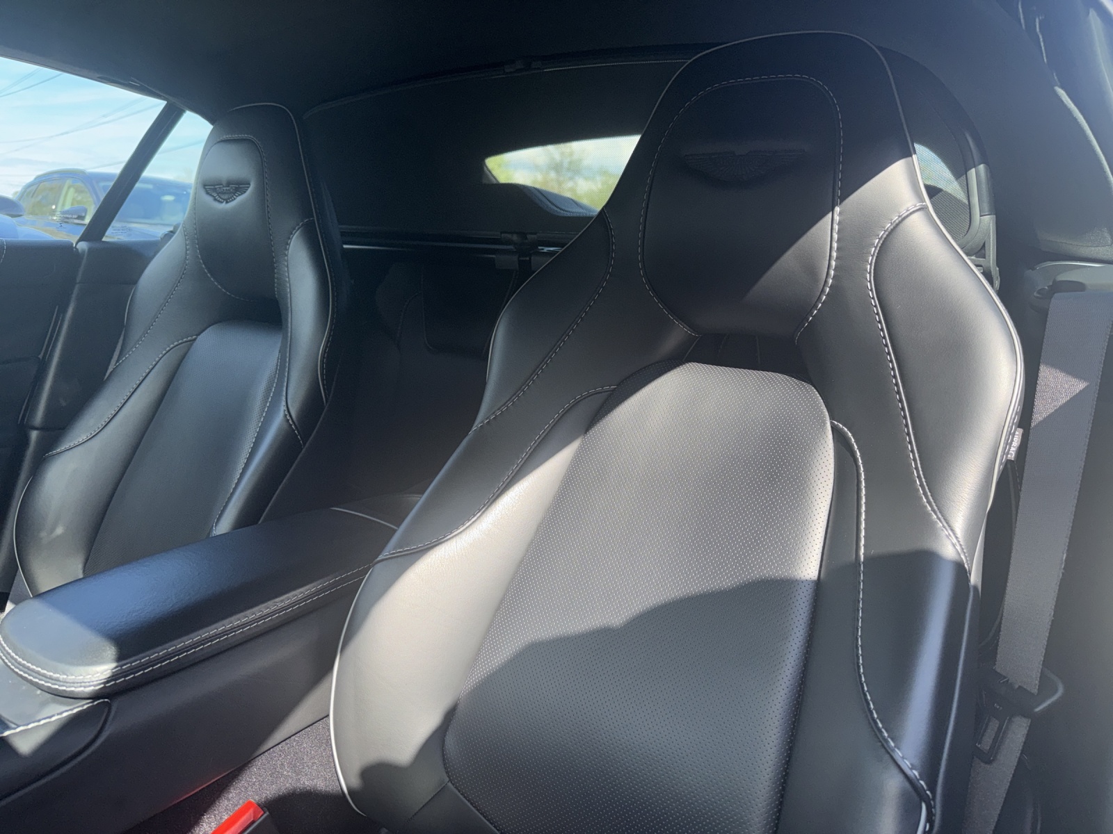 ASTON MARTIN Vanquish Volante V12 5.9-48 Touchtronic 3-image-16