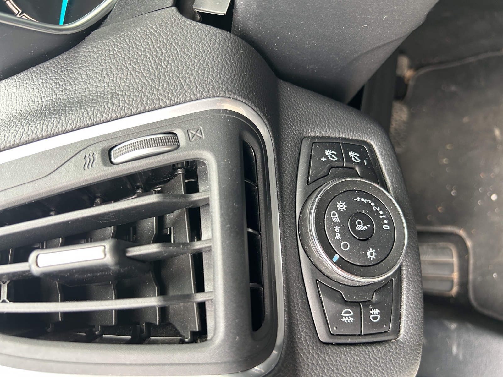 FORD B-Max 1.6 Ti-VCT Titanium PowerShift-image-20
