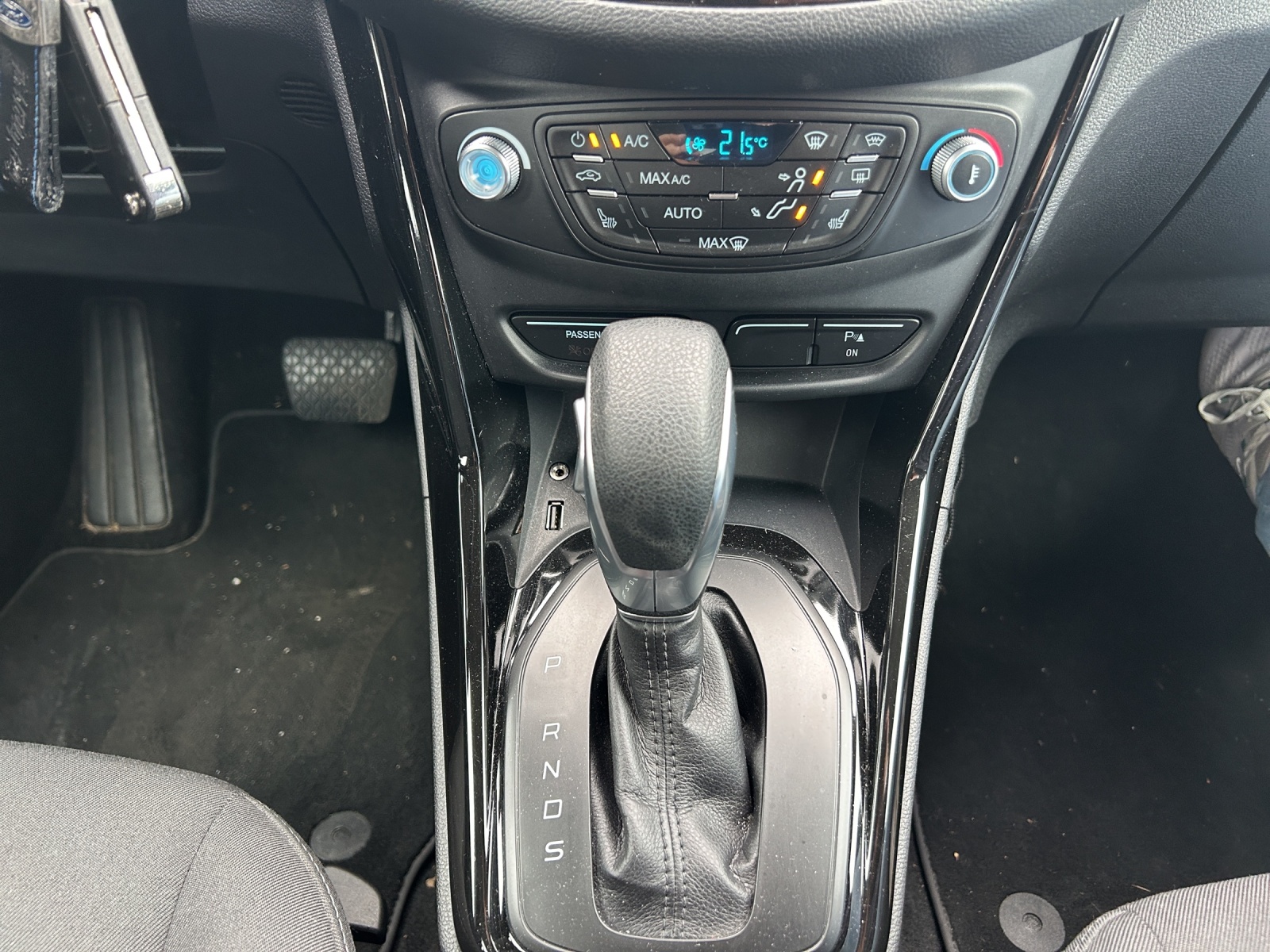 FORD B-Max 1.6 Ti-VCT Titanium PowerShift-image-15