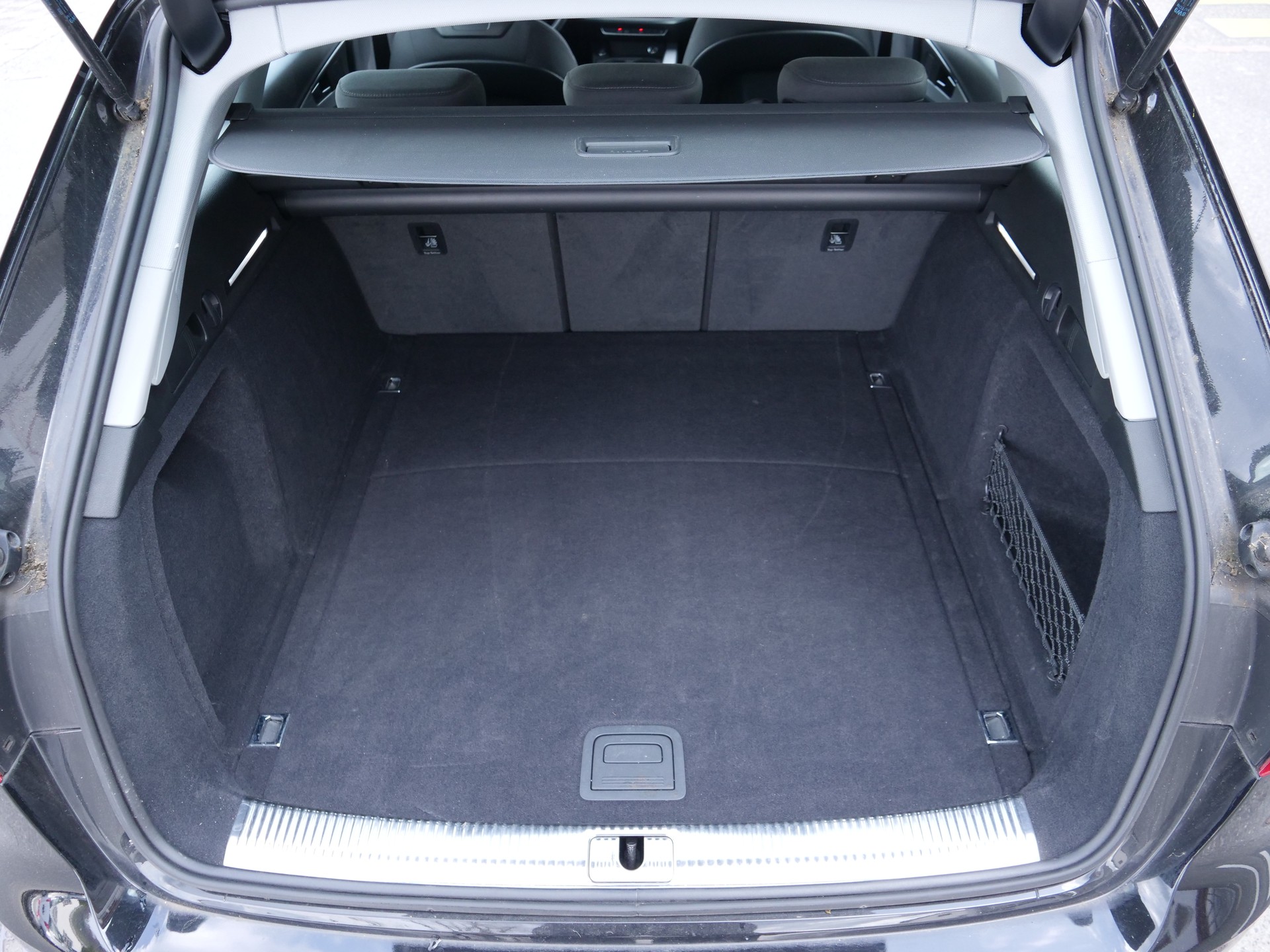 AUDI A4 Avant 2.0 TDI S-tronic-image-16