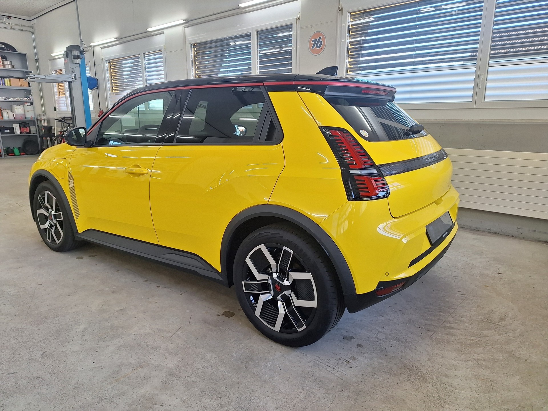 RENAULT R5 E-Tech Urban Range 40 kWh Techno⚡Keine Ablieferungspauschale⚡-image-4