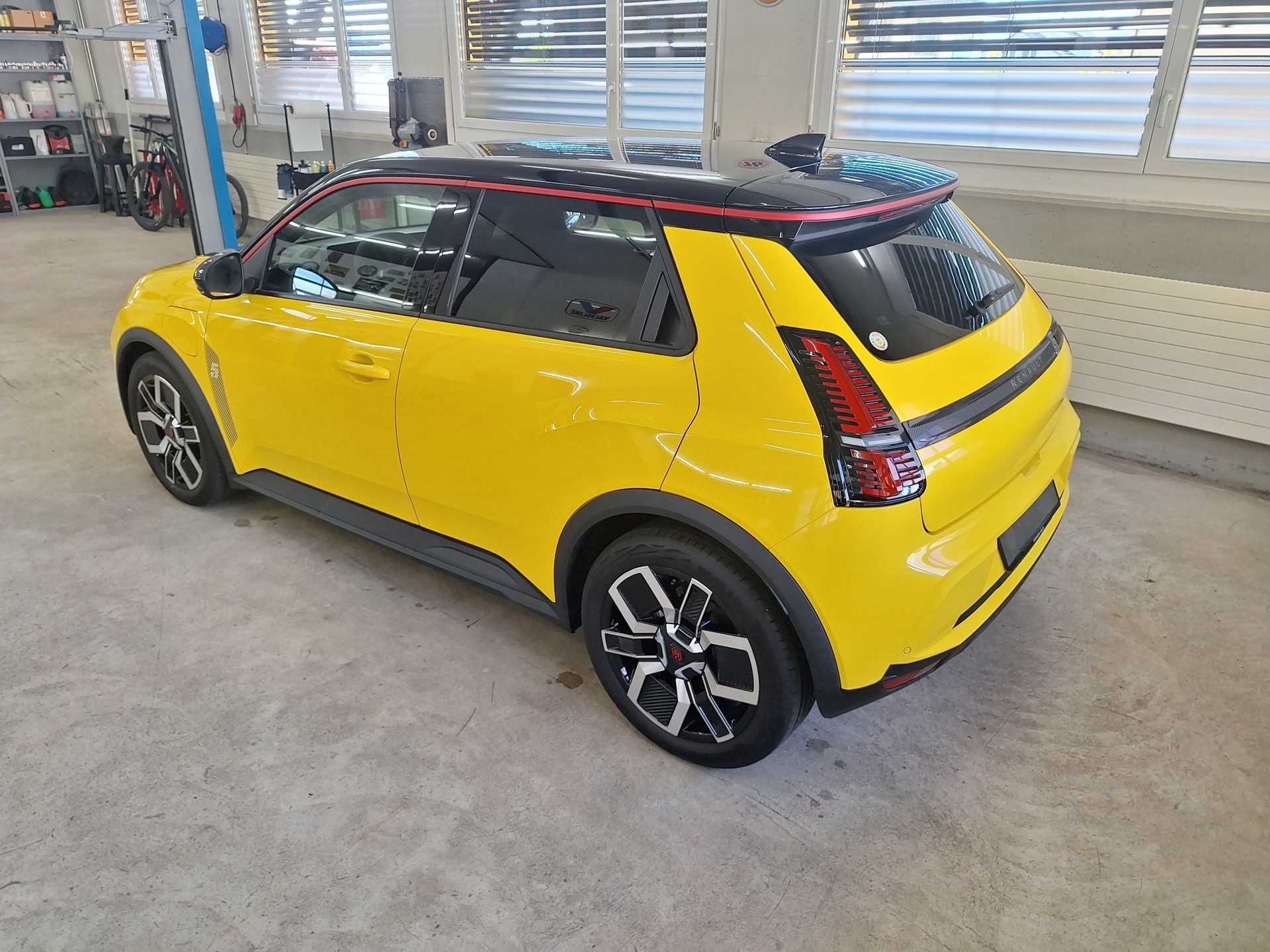 RENAULT R5 E-Tech Urban Range 40 kWh Techno⚡Keine Ablieferungspauschale⚡-image-5
