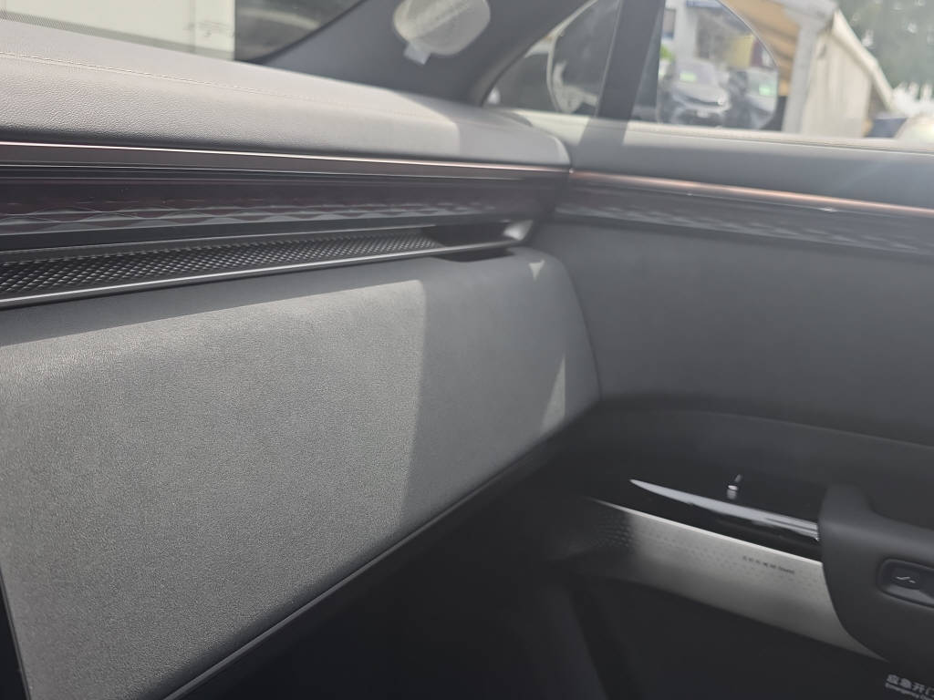 ZEEKR 7X Privilege AWD-image-23