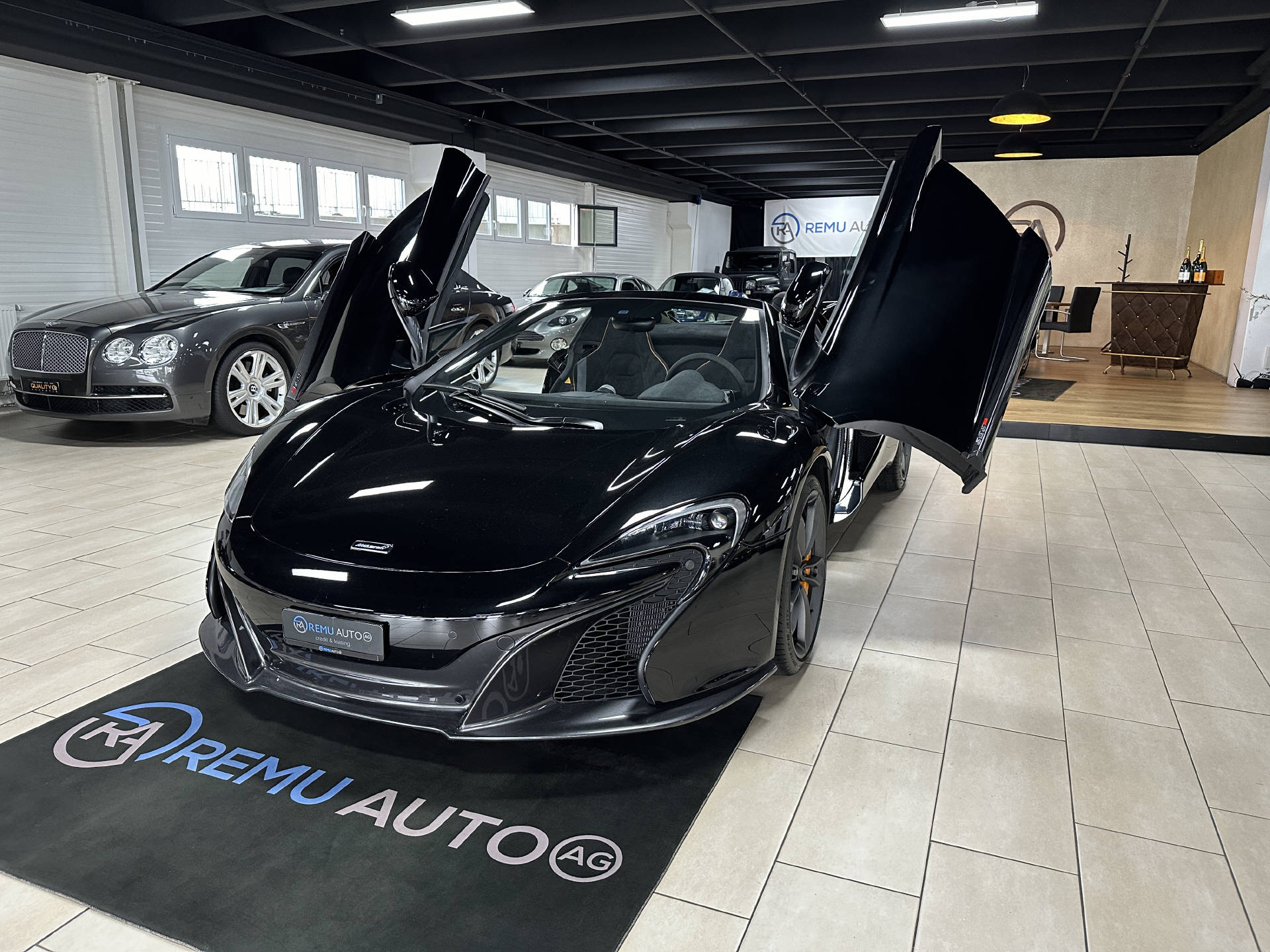 McLAREN 650S Spider 3.8 V8 SSG-image-12