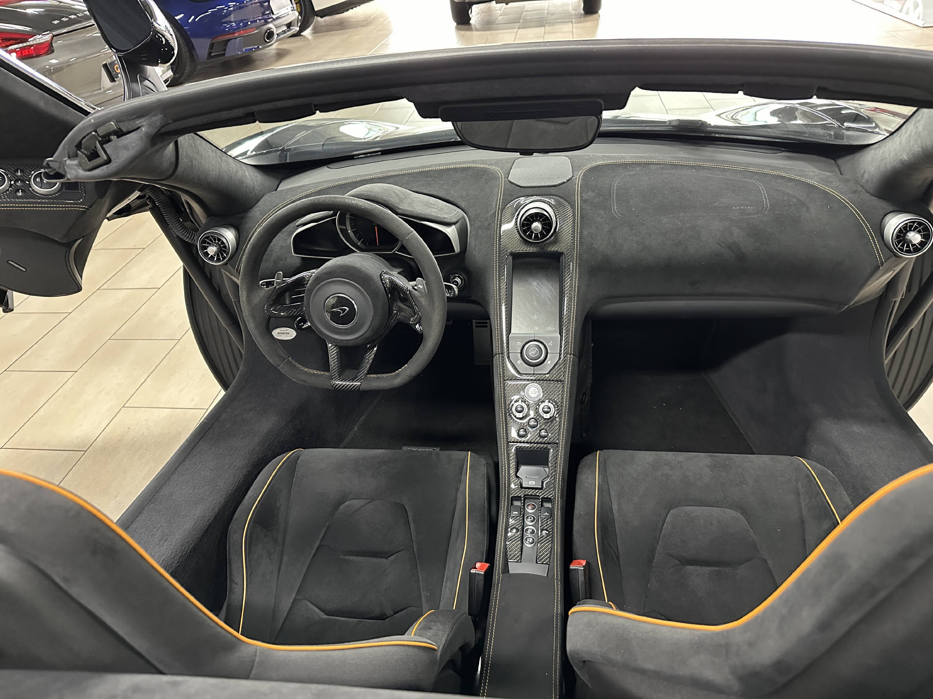 McLAREN 650S Spider 3.8 V8 SSG-image-13