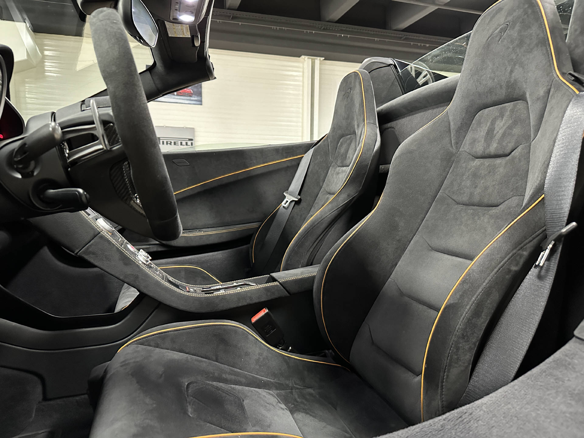 McLAREN 650S Spider 3.8 V8 SSG-image-9